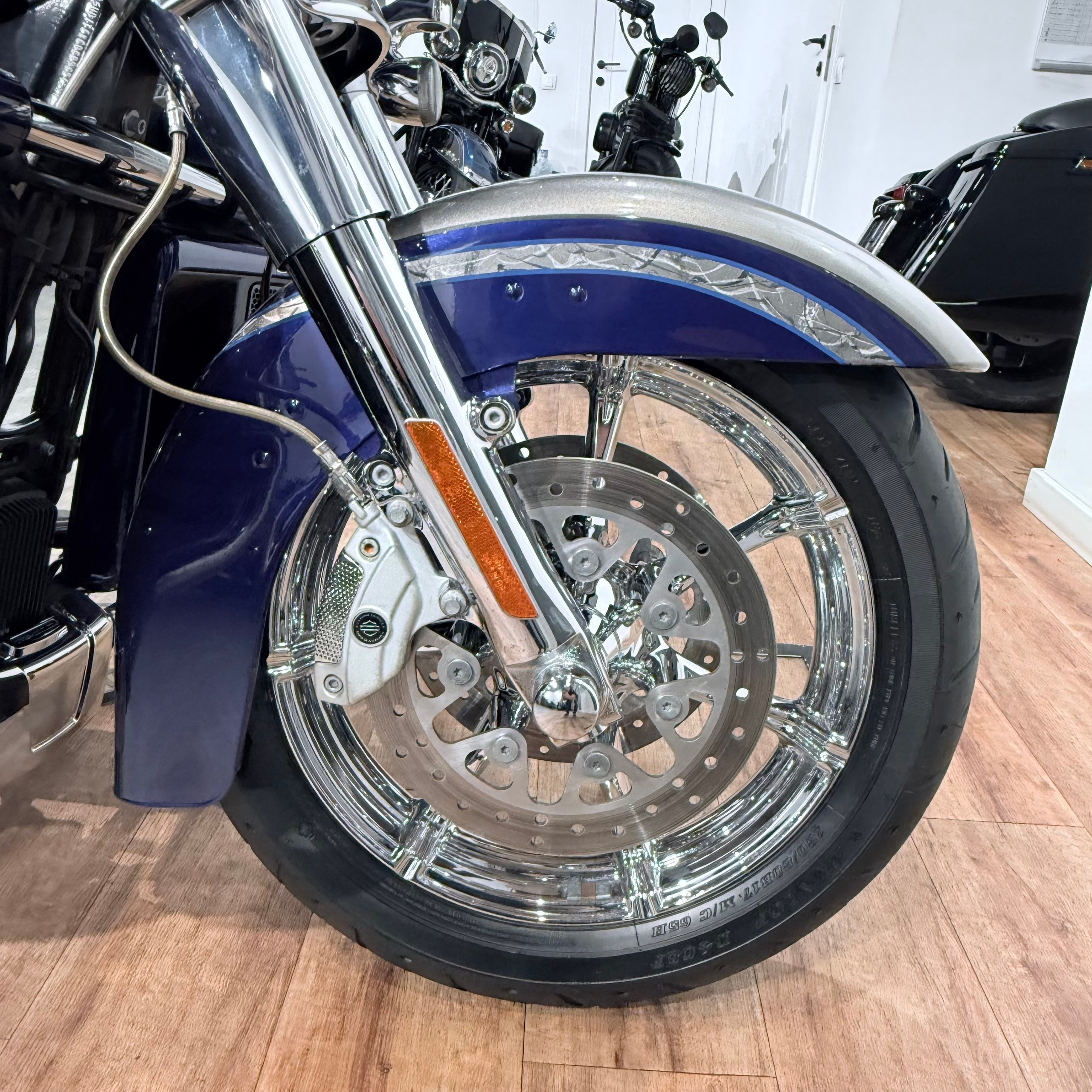 Мотоциклы Harley-Davidson 2016 CVO Limited 110 АВS Раlladium (Touring) — купить мотоцикл. Hello Davidson, Москва. Только хорошие мотоциклы…