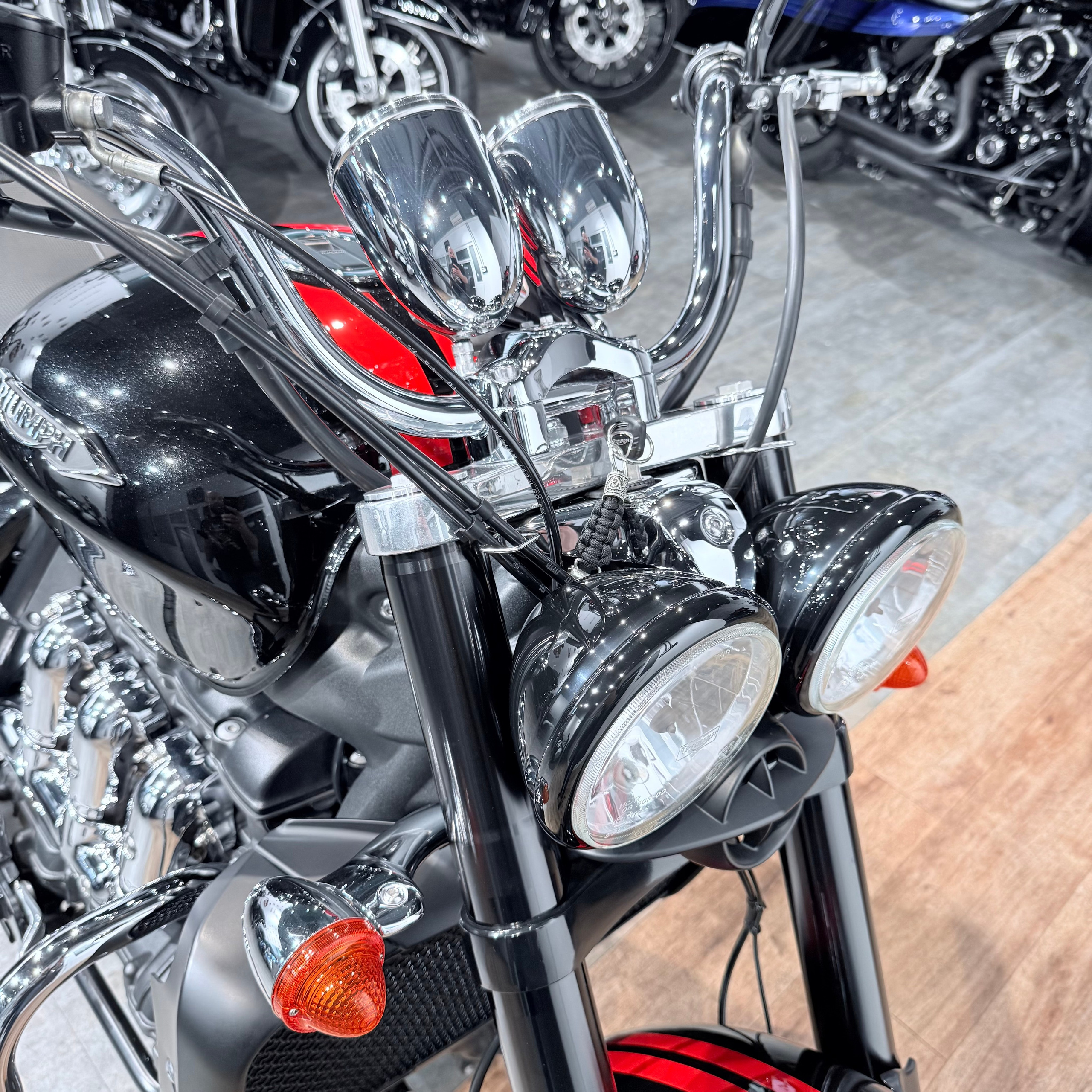 Купить Triumph 2017 Rocket III Roadster — подробнее на сайте. Hello Davidson, Москва. Только хорошие мотоциклы…