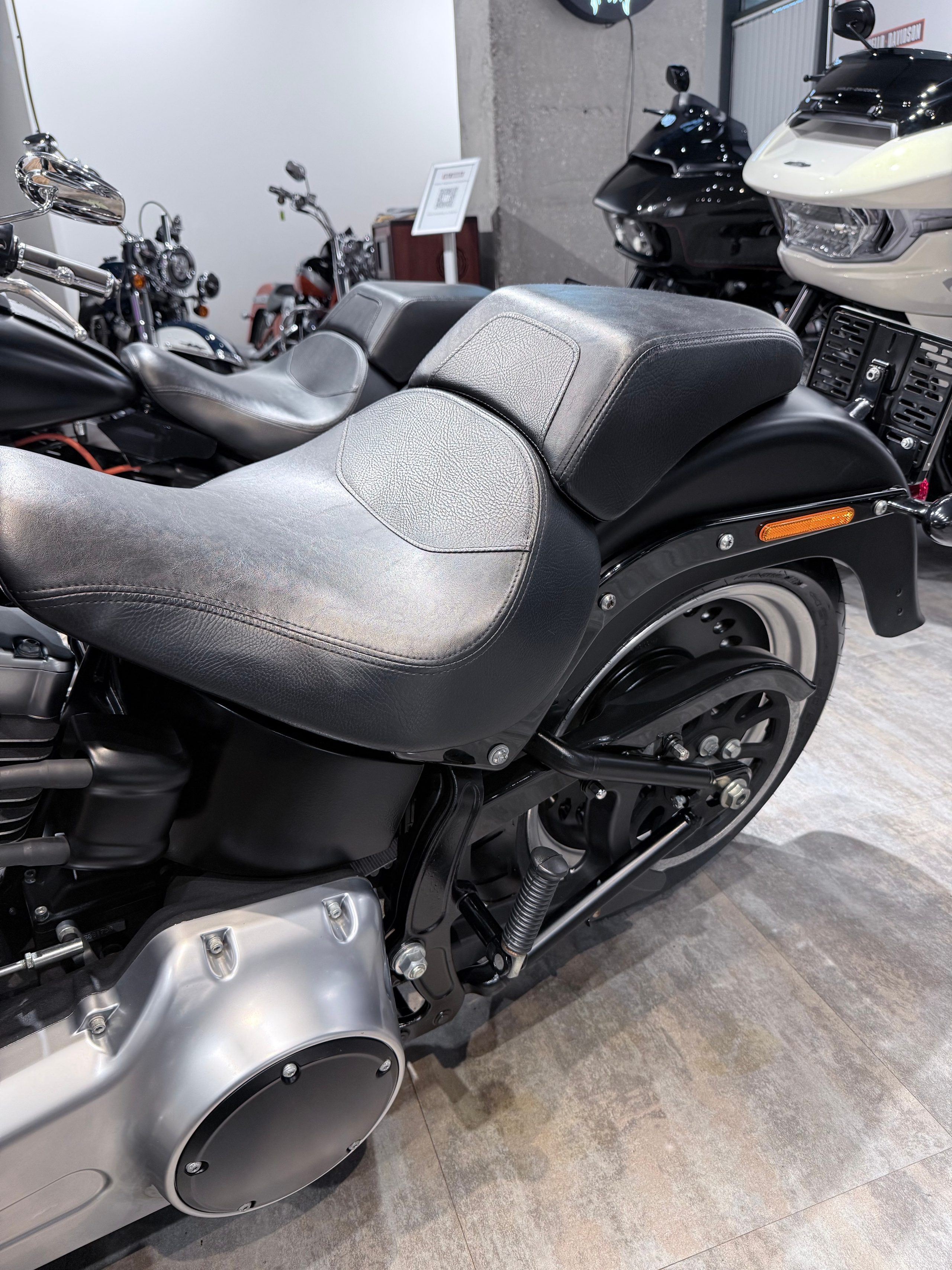 Мотоциклы Harley-Davidson 2013 Softail Black Slim ABS (Семейство Softail, Dyna). Hello Davidson, Москва. Только хорошие мотоциклы…