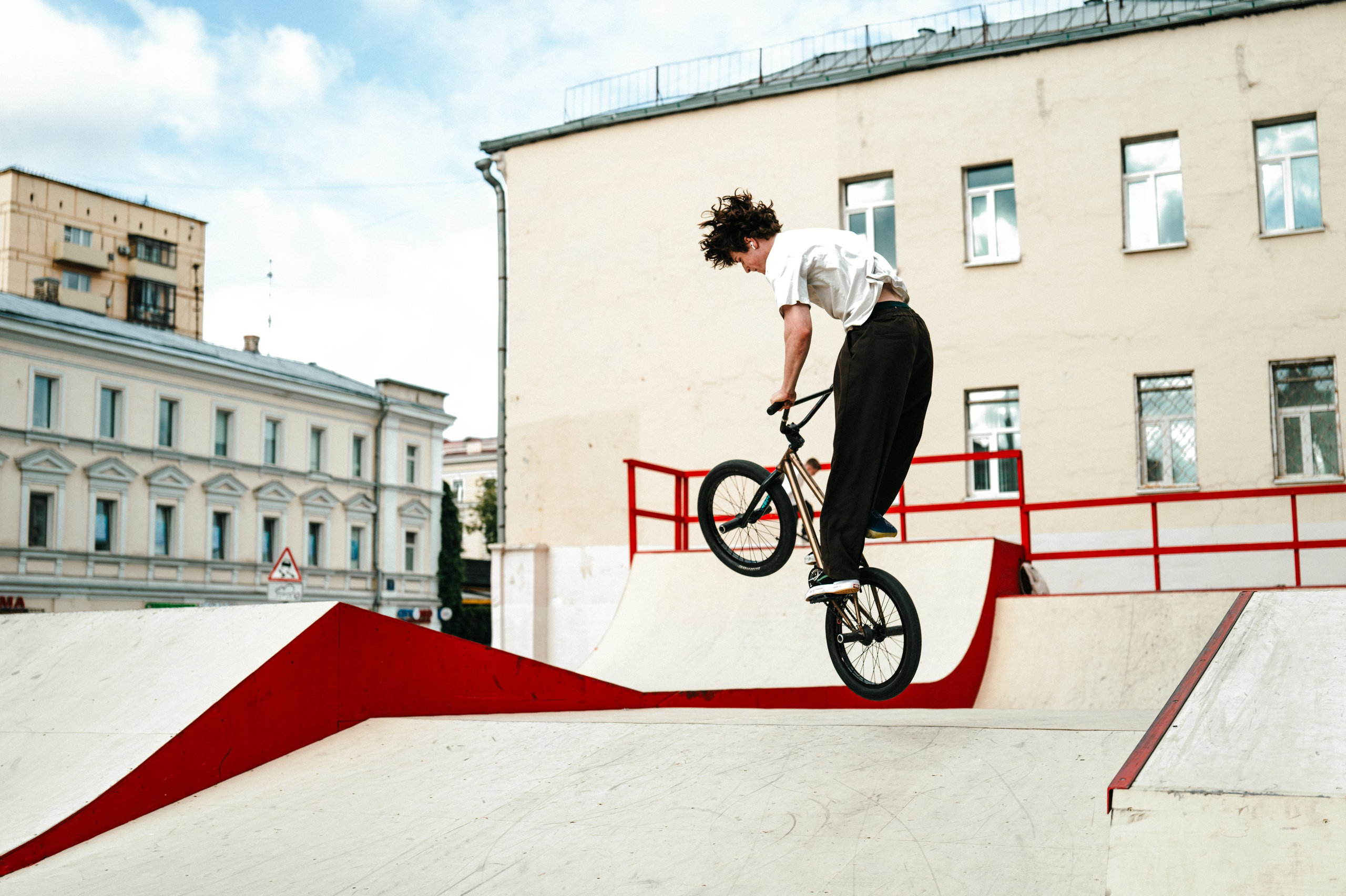 Street. Если ты на Земле — звони