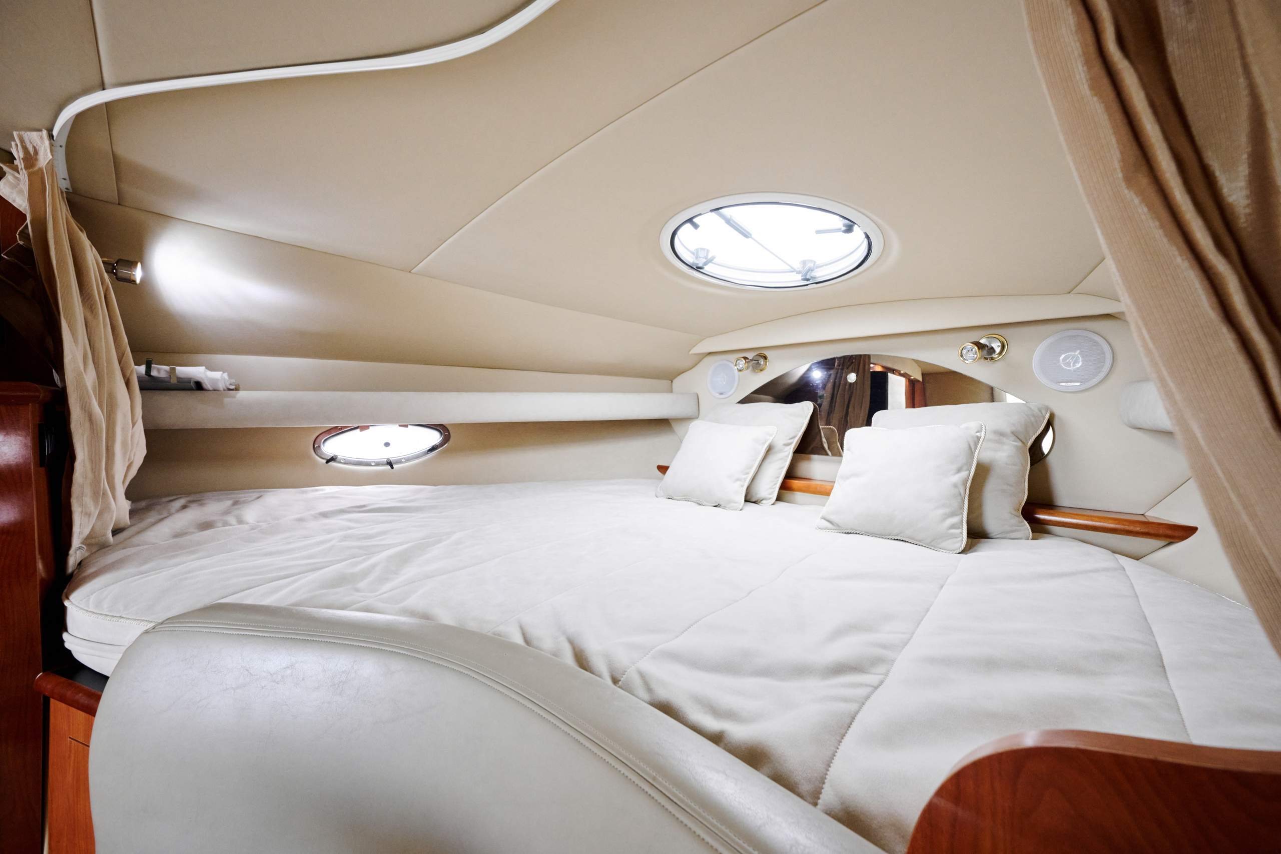 Яхта. Автомобильный и интерьерный фотограф в Минске Александр Тагаев