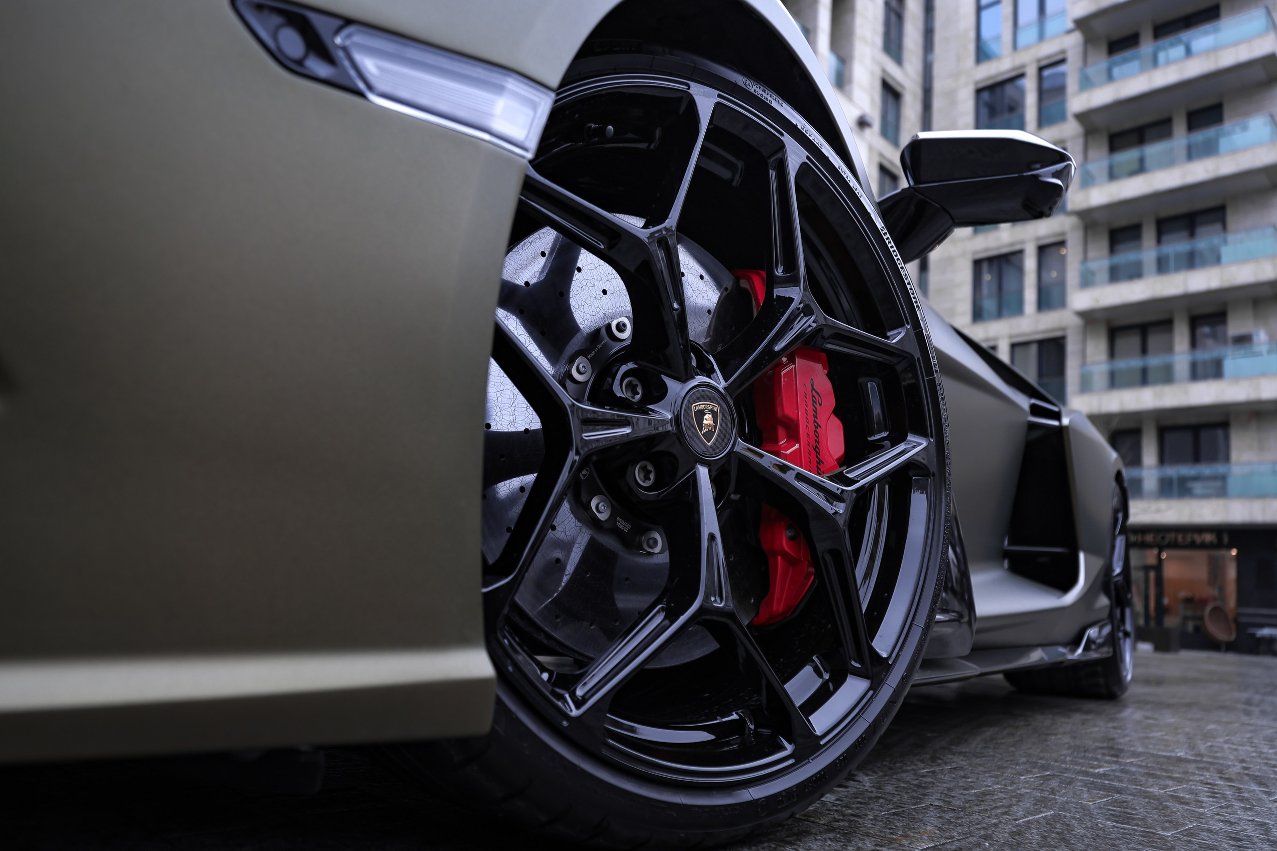 2024 Lamborghini Revuelto 6.5 AMT. Mixturecaptures