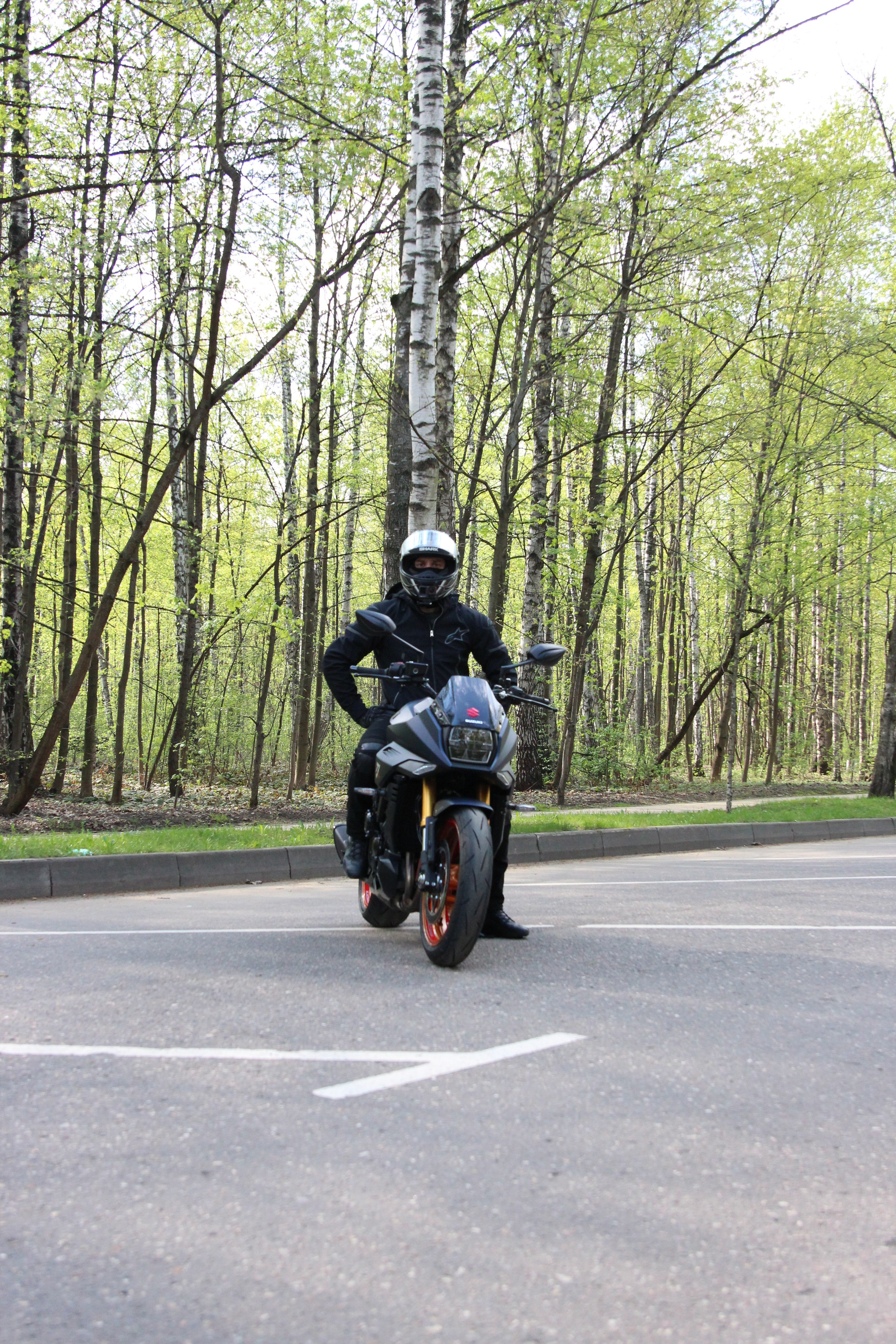 Алексей и мотоцикл 🏍️, парк Сокольники. Ваш личный фотограф в Москве Мила