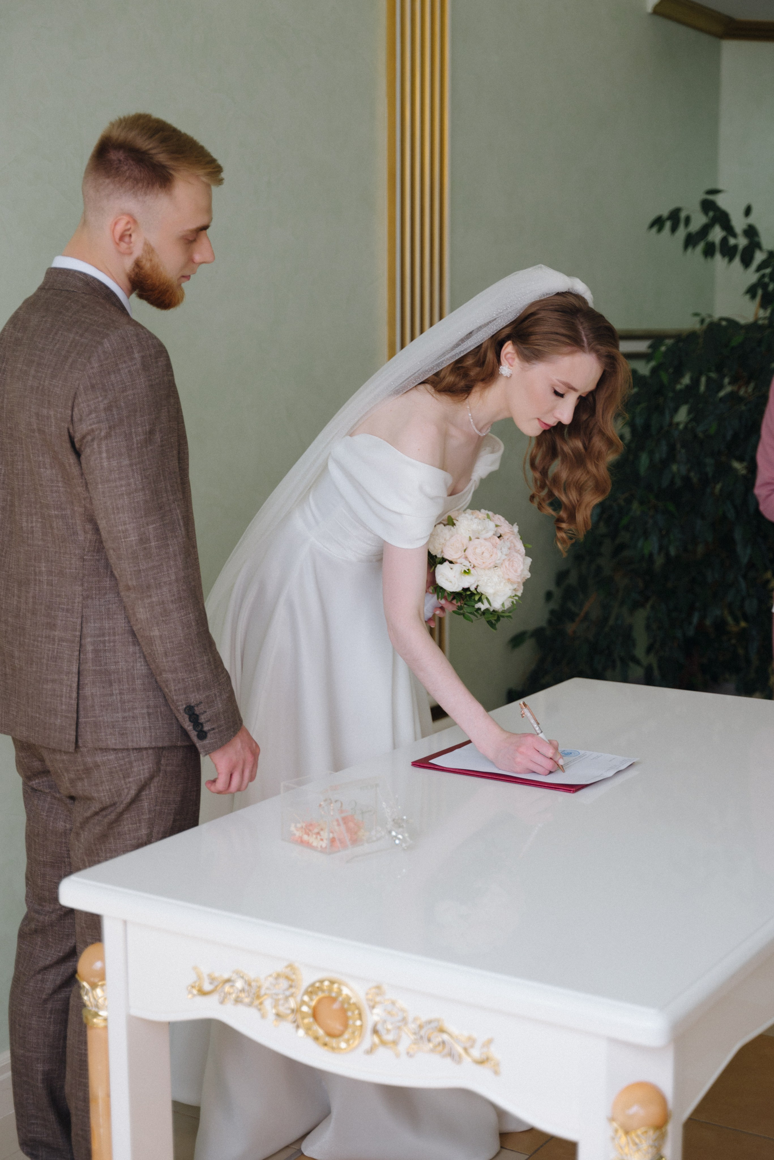 Елена и Артём. Репортажный и свадебный фотограф в Сургуте