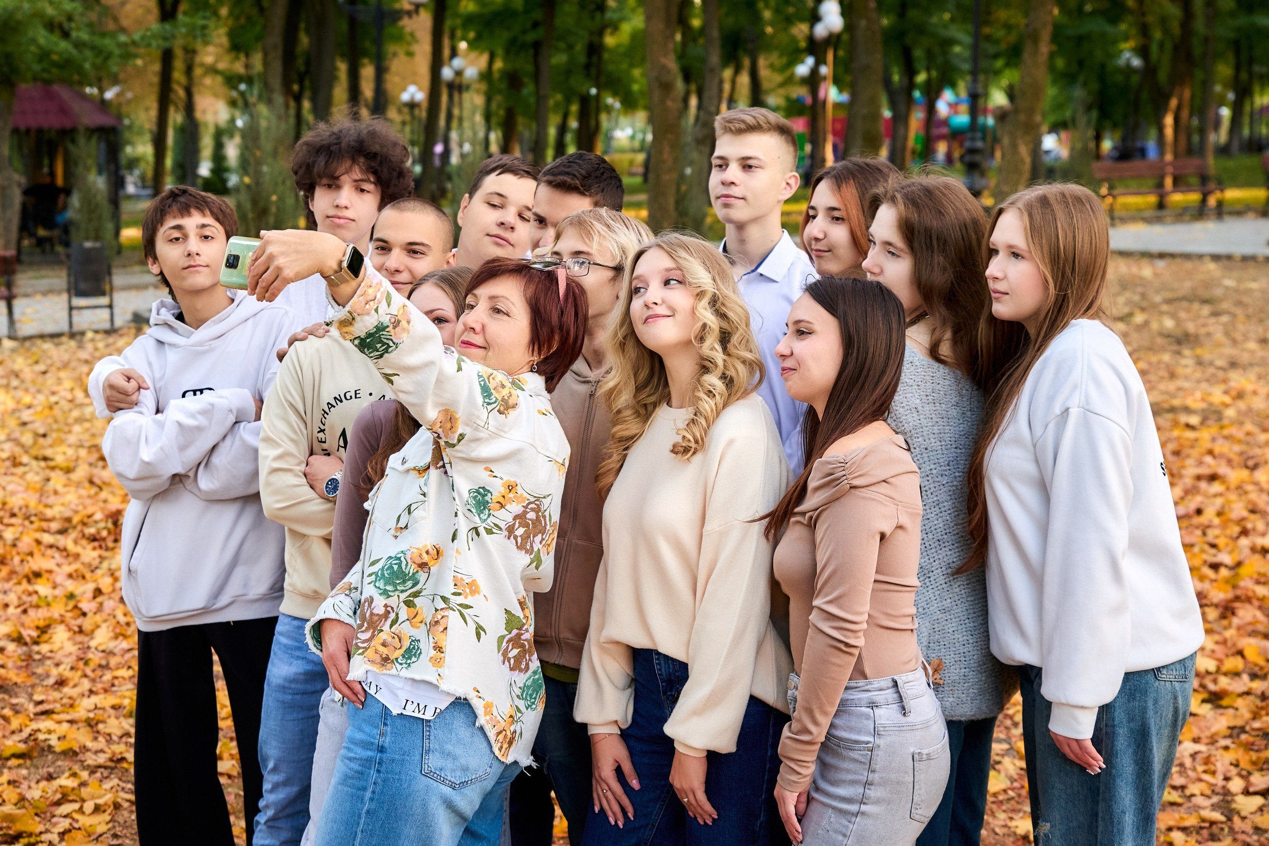 ШКОЛЬНИКИ. ПАРК ЩЕРБАКОВА. Фотограф Татаринов Андрей (Донецк / Макеевка)