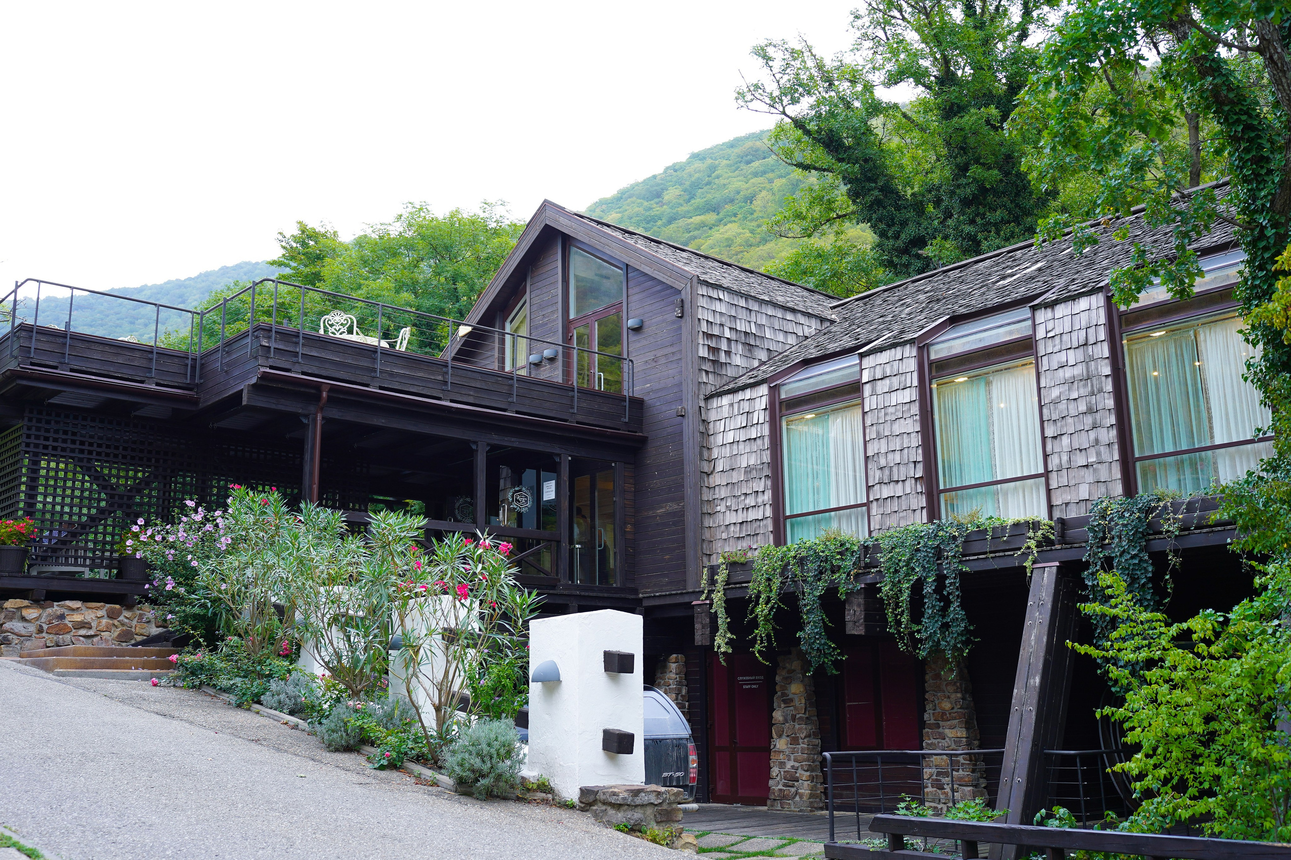 Юбилей в загородном клубе «Кордон», Геленджик. Фотограф Новороссийск | Геленджик и ЮФО Эльвина Ясинская