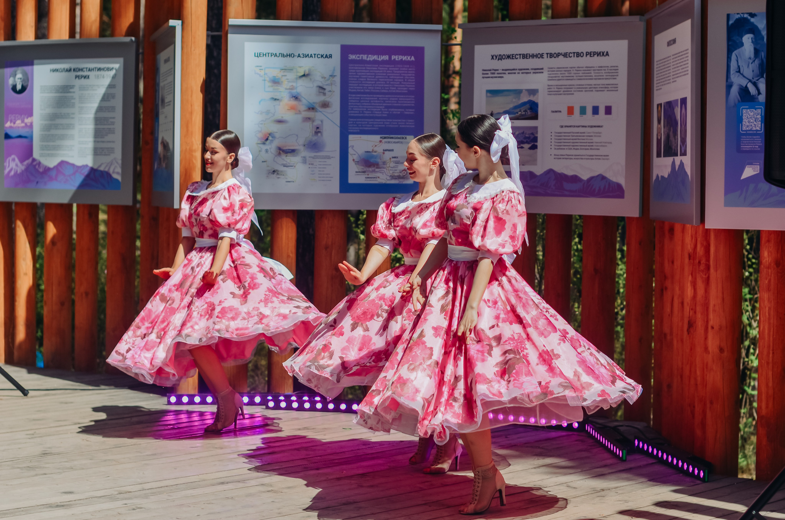 Фестиваль «Цветение Маральника на Алтае 2025». Фоторепортаж. Денисова Аля — фотограф для парных съемок и индивидуальных историй в Барнауле