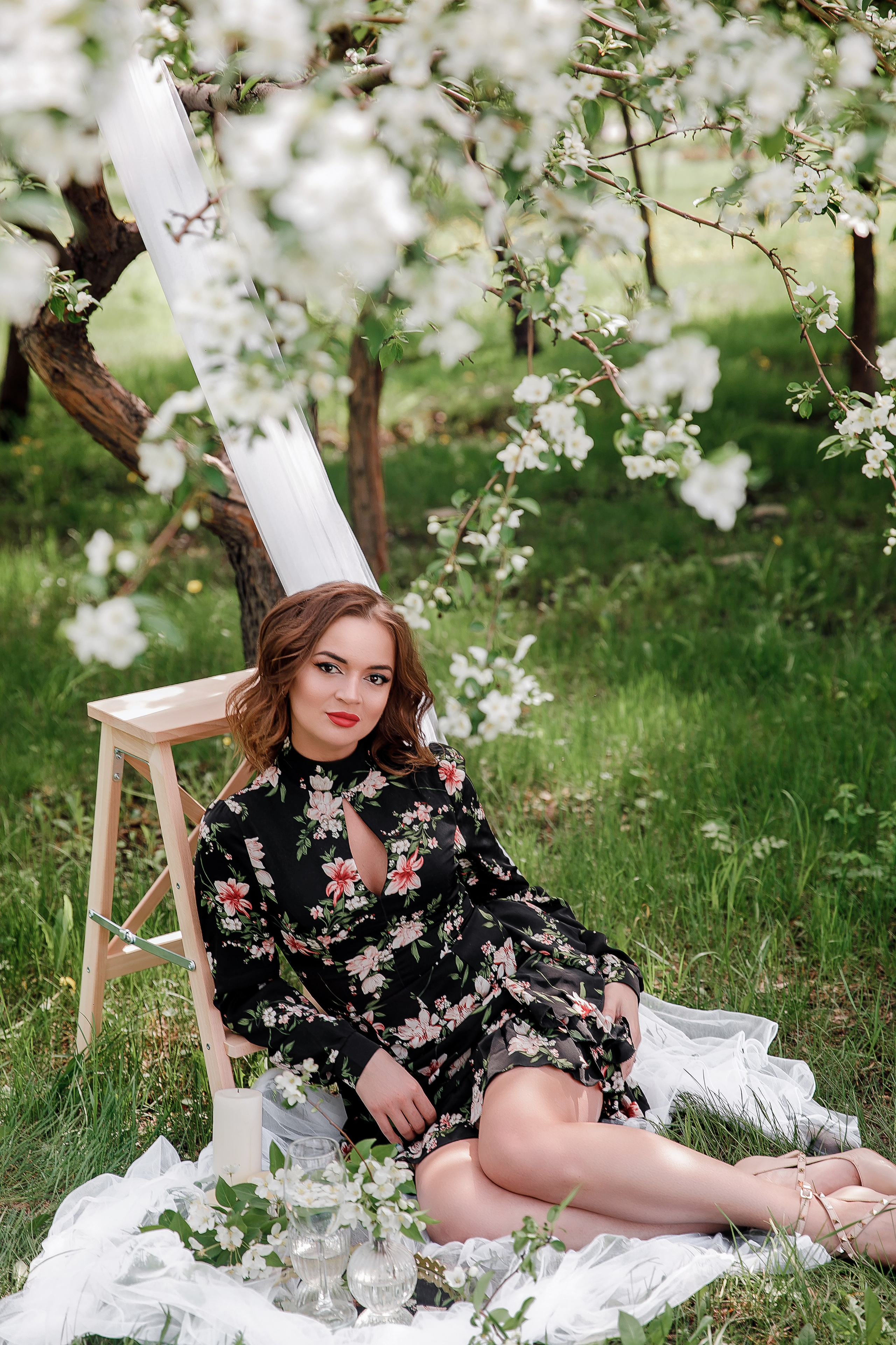 Фотосессия в яблонях. Свадебный фотограф в новокузнецке