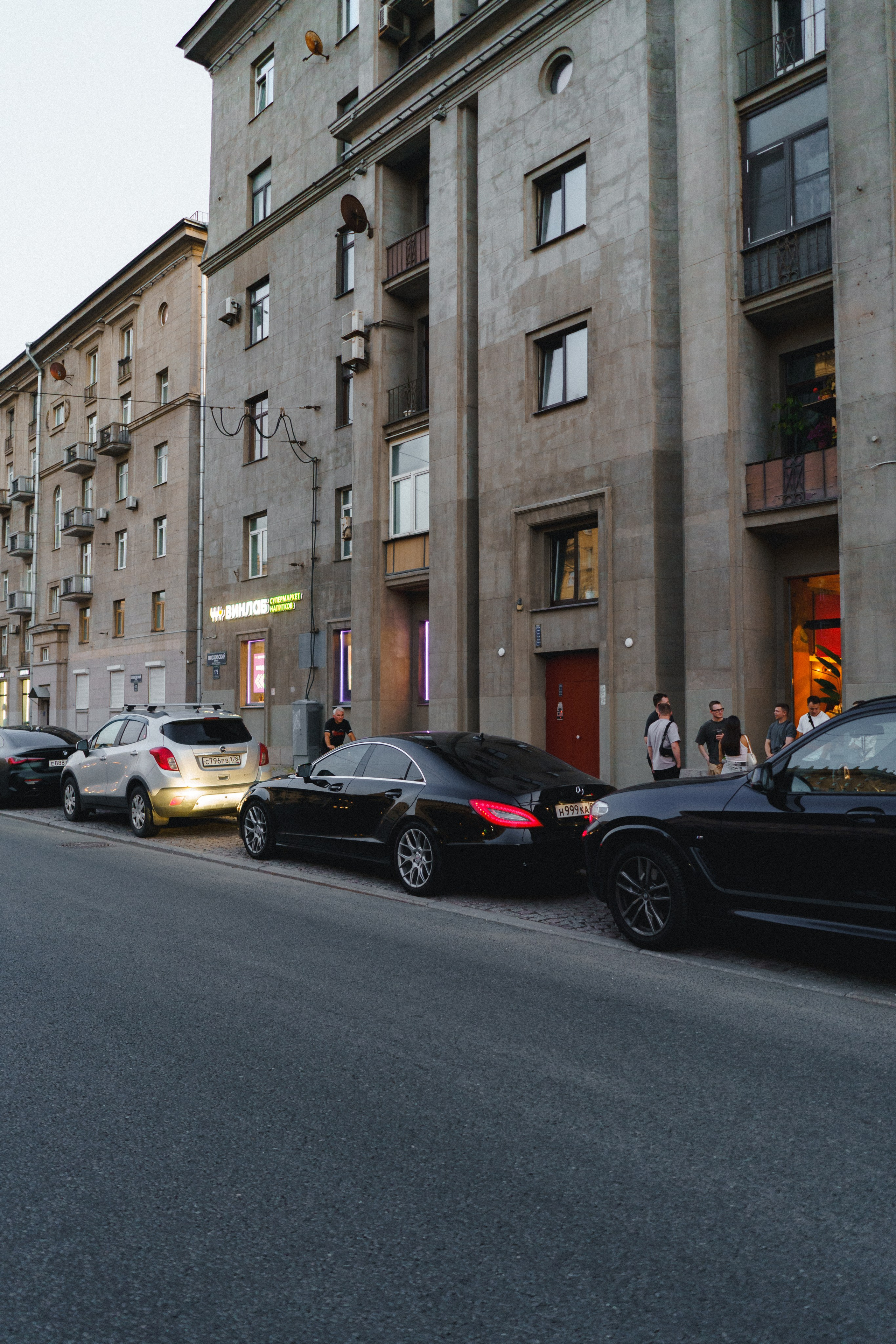 Один из немногих действительно красивых мерседесов. 