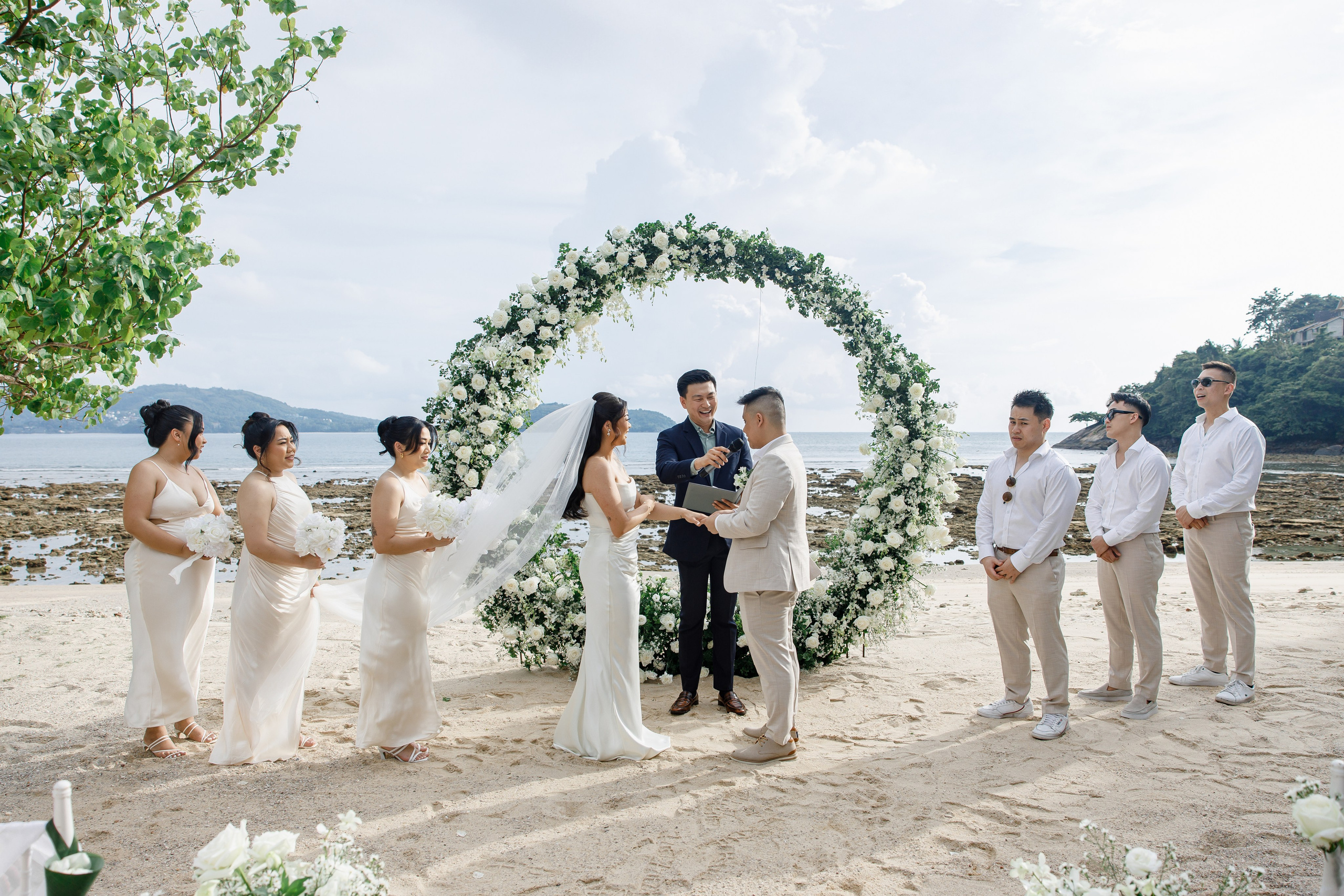 Wedding in Phuket at the Thavorn Hotel. Photographer in Phuket. Photographer Thailand