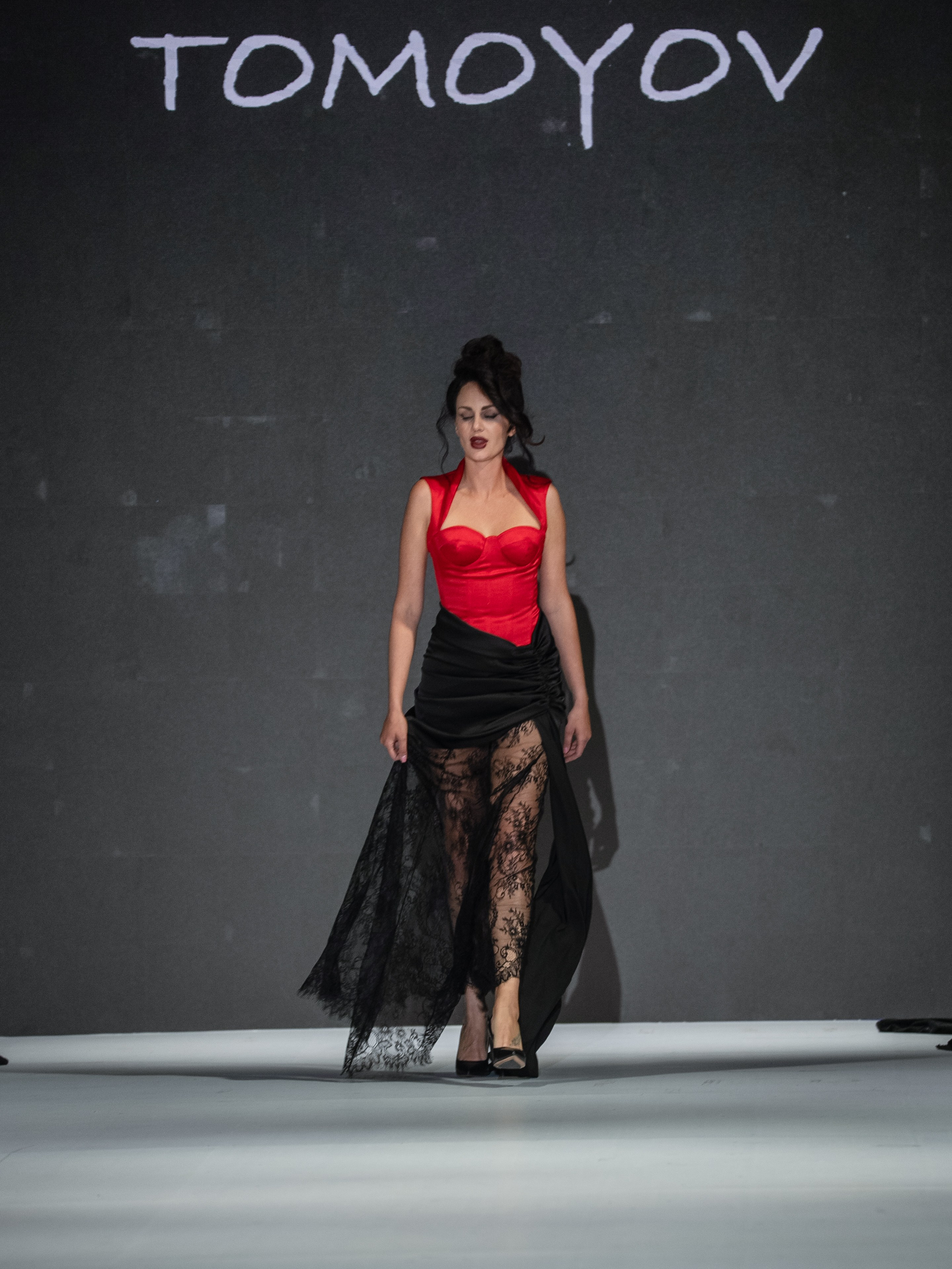 Eurasia Fashion Week Tomoyov. Сайт Алматинского НЮ АРТ, будуар и фэшн фотографа Дениса Карпенко