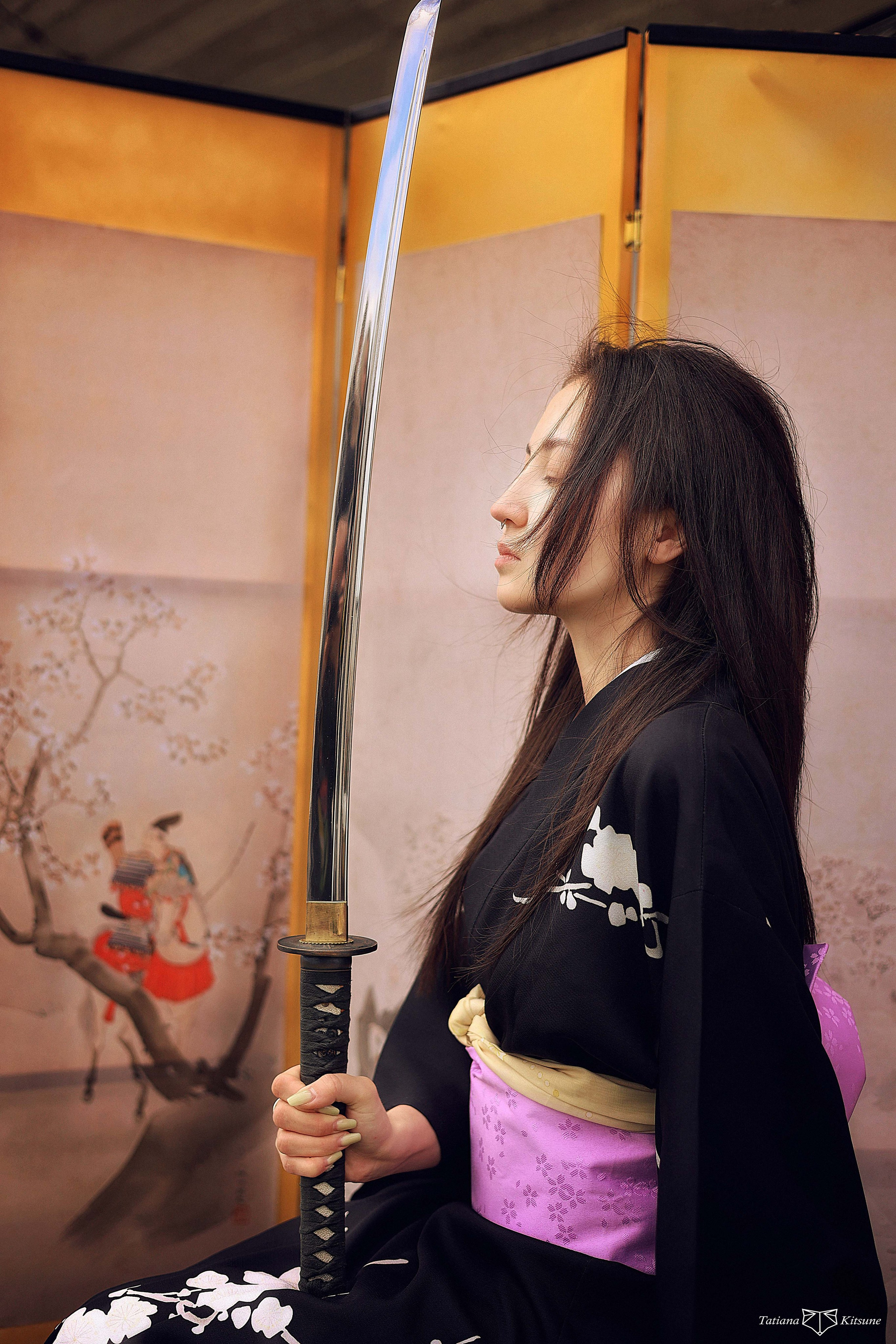 Фотопрогулка по городу в кимоно. Эксклюзивный фотограф японских сказок в Екатеринбурге