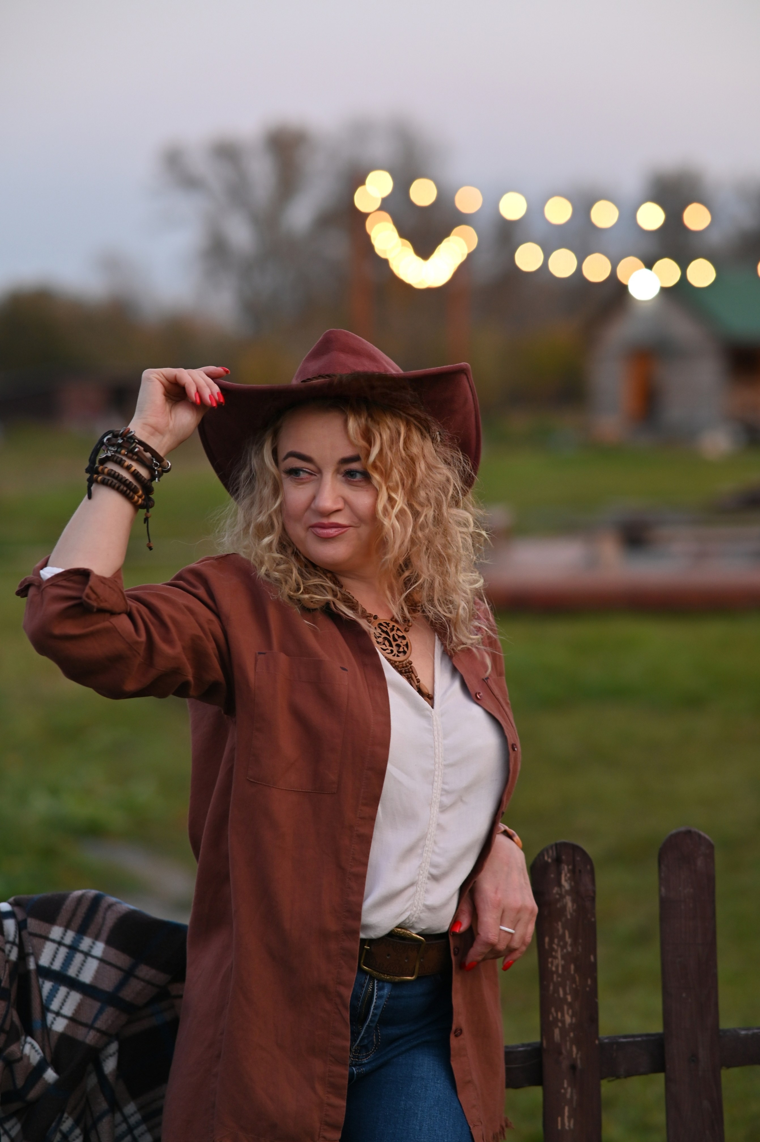 Юлия в осенней природе. Семейный и свадебный фотограф в Абакане Юлия Су