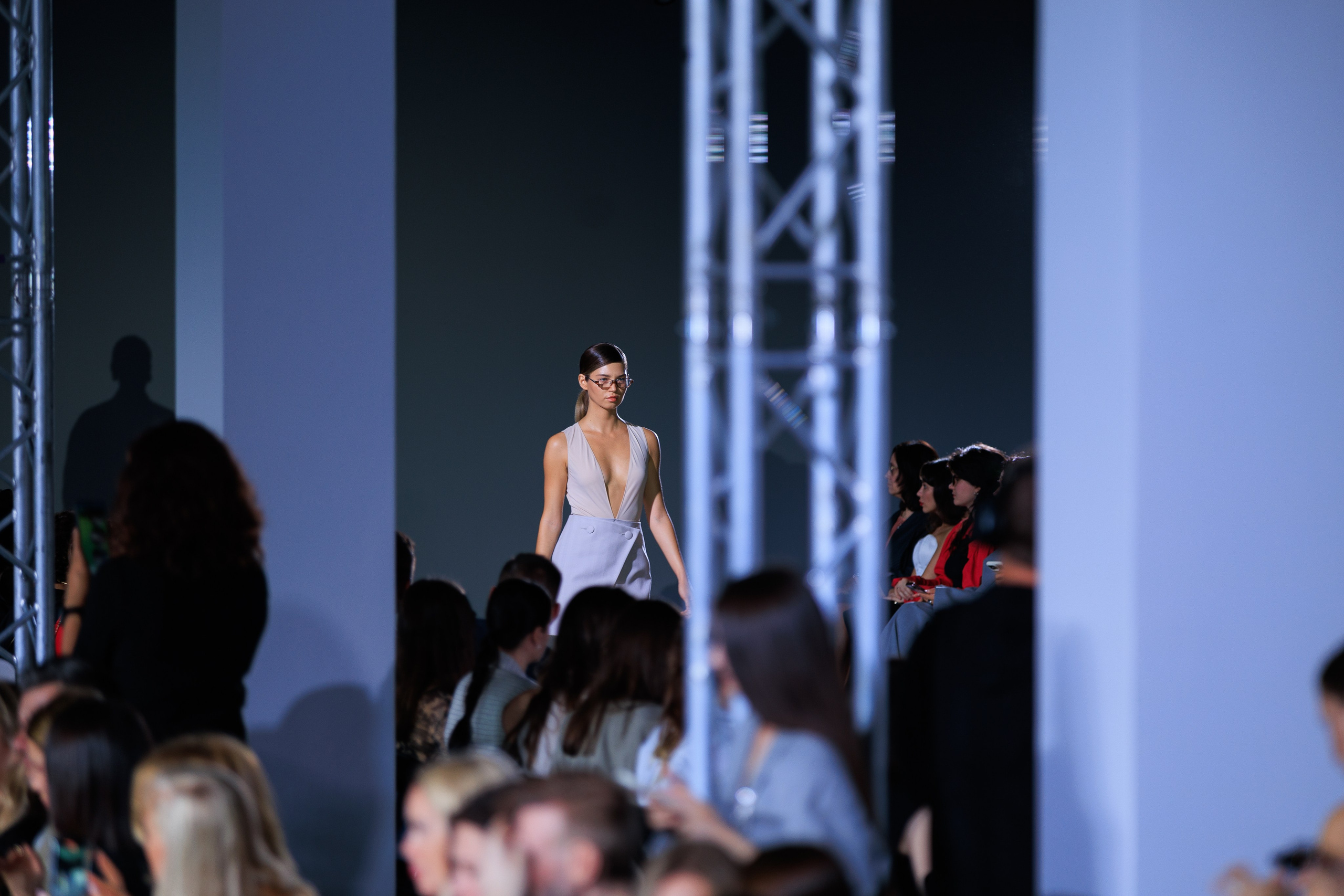 Фотограф для модного показа. Контент для бизнеса в Екатеринбурге Полдень Медиа