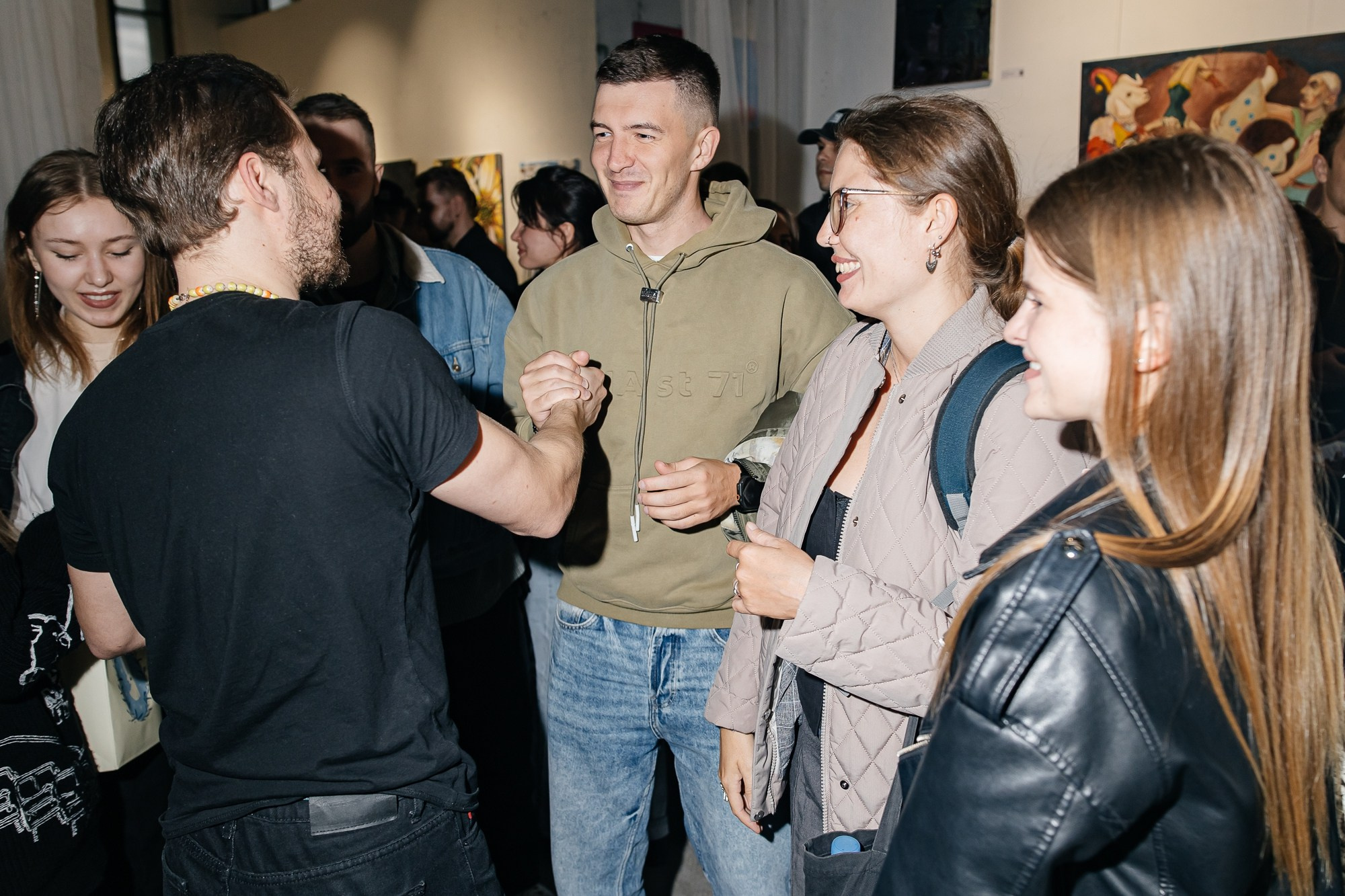 IZZI ROOM | Открытие выставки | май 2025. Репортажный фотограф в Санкт-Петербурге СПБ Алиса Ческидова на ваше мероприятие