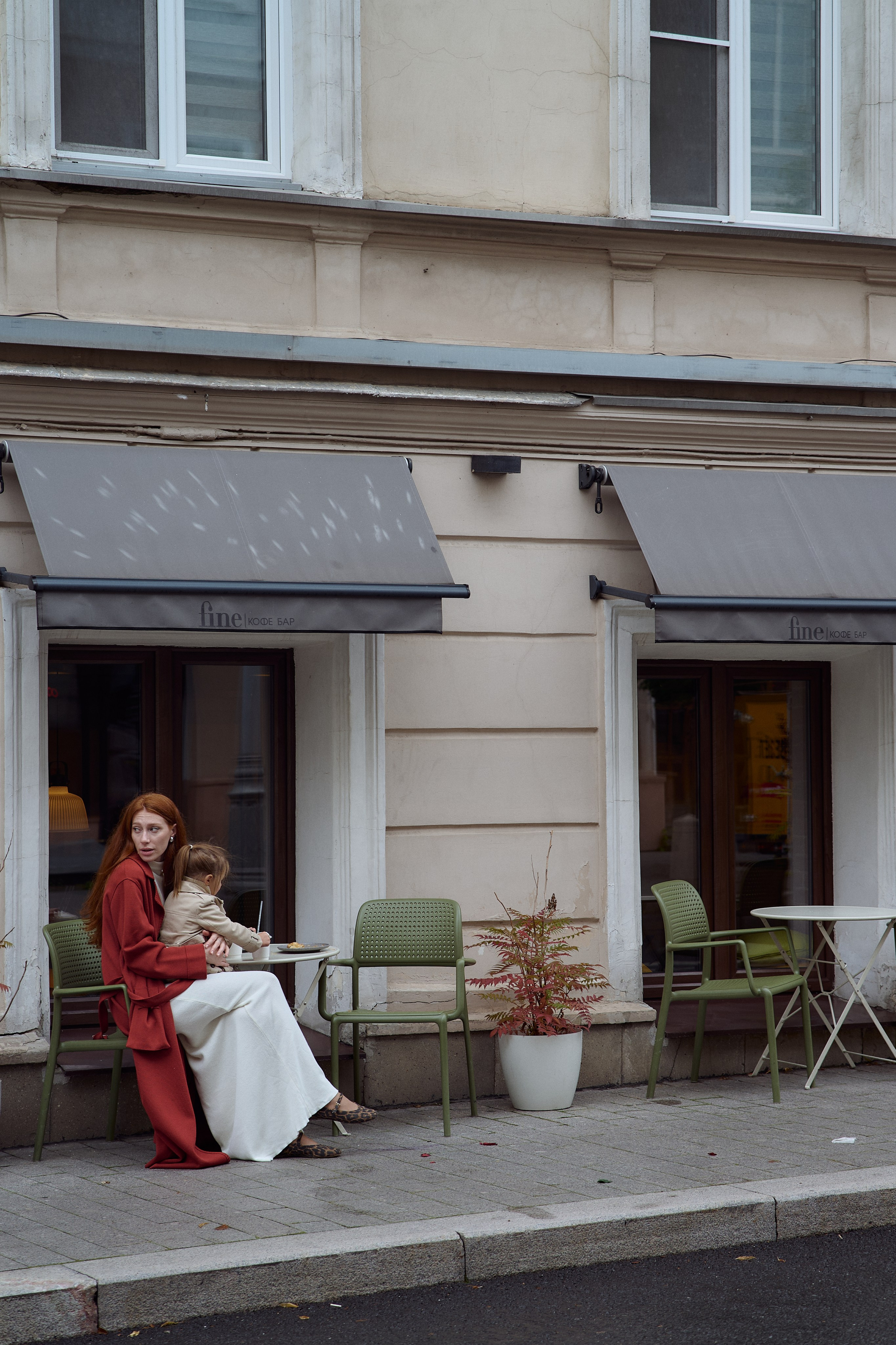 Рита и Кира. Прогулка по центру. Семейный и свадебный lifestyle-фотограф в Москве Мария Петрова