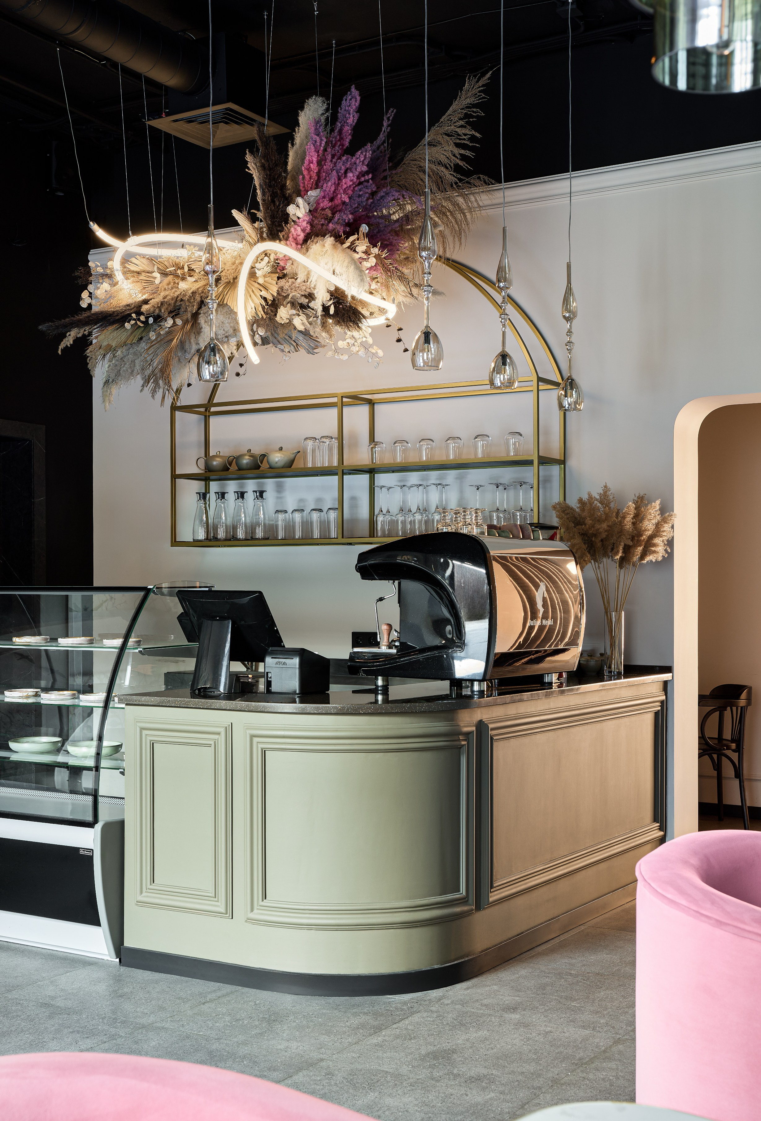 Кафе «Vesna». Дизайнер Георгий Хатнюк. Интерьерный фотограф в Краснодарском крае Светлана Шурлова