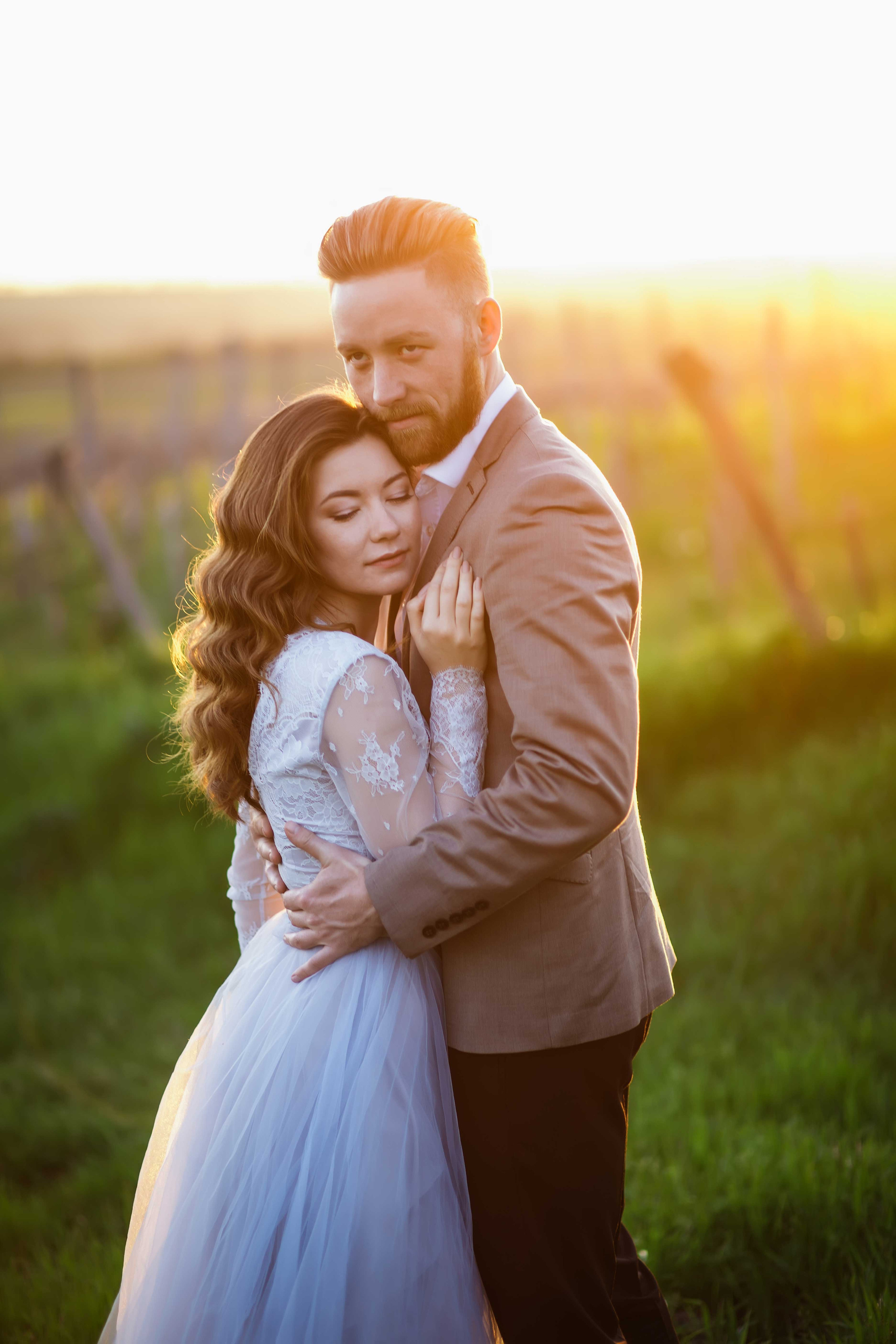 Объятия  в виноградниках