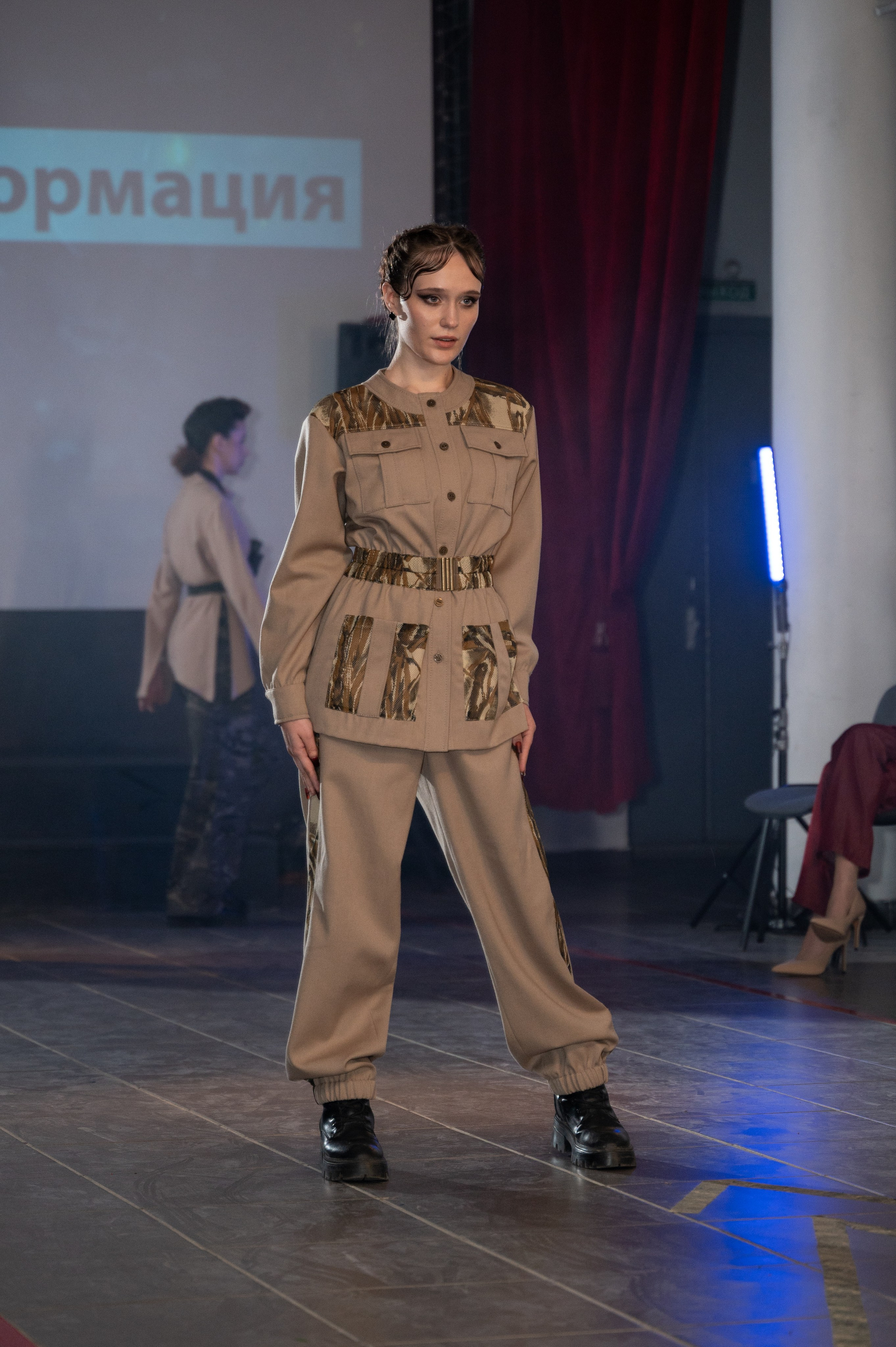 Закрытый показ милитари «Своя трансформация» дизайнера Юлии Бойченко | 24.04.2025. Фотограф в Омске Елизавета Кириллова