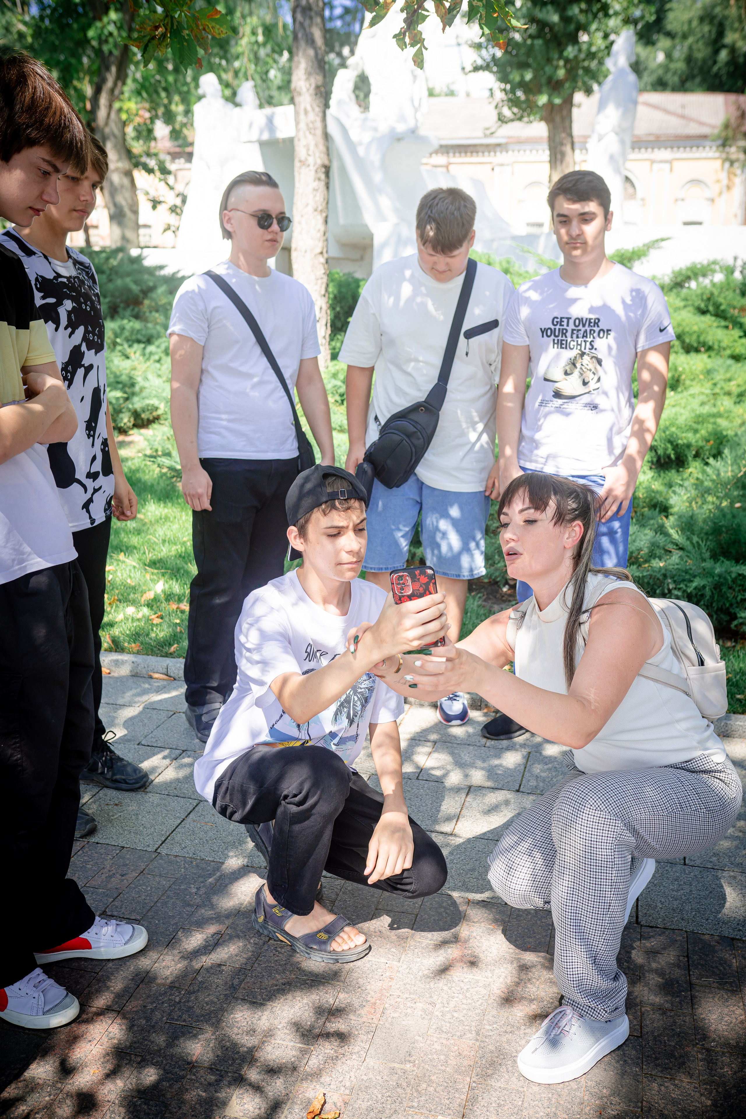 КОНТАКТЫ. Современные Выпускные Альбомы в Ростове-на-Дону