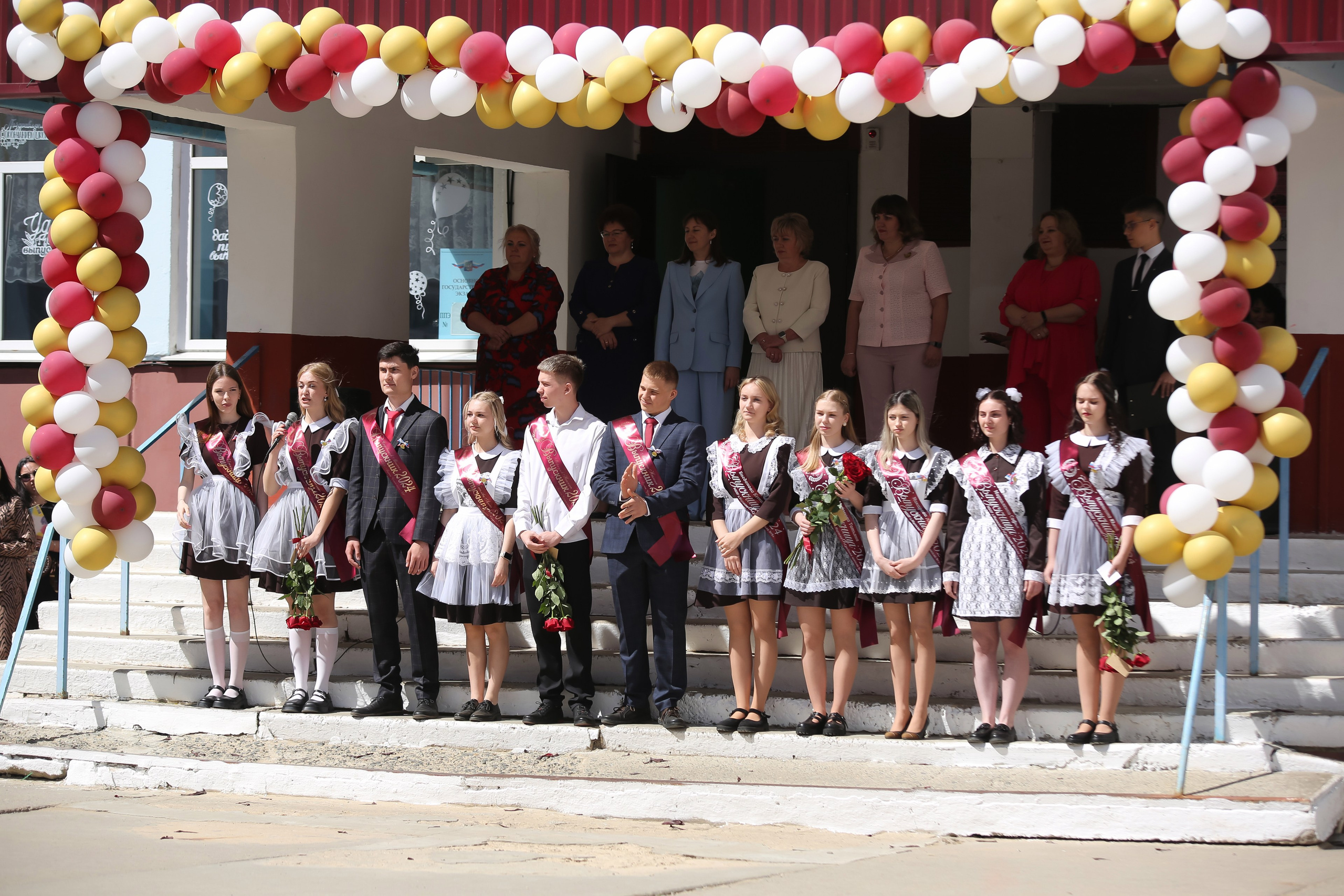 ЛИНЕЙКА «ПОСЛЕДНИЙ ЗВОНОК» 9 ШКОЛА 2024 г МЦЕНСК. ТВОЙ АЛЬБОМ / ТВОИ ПРАВИЛА