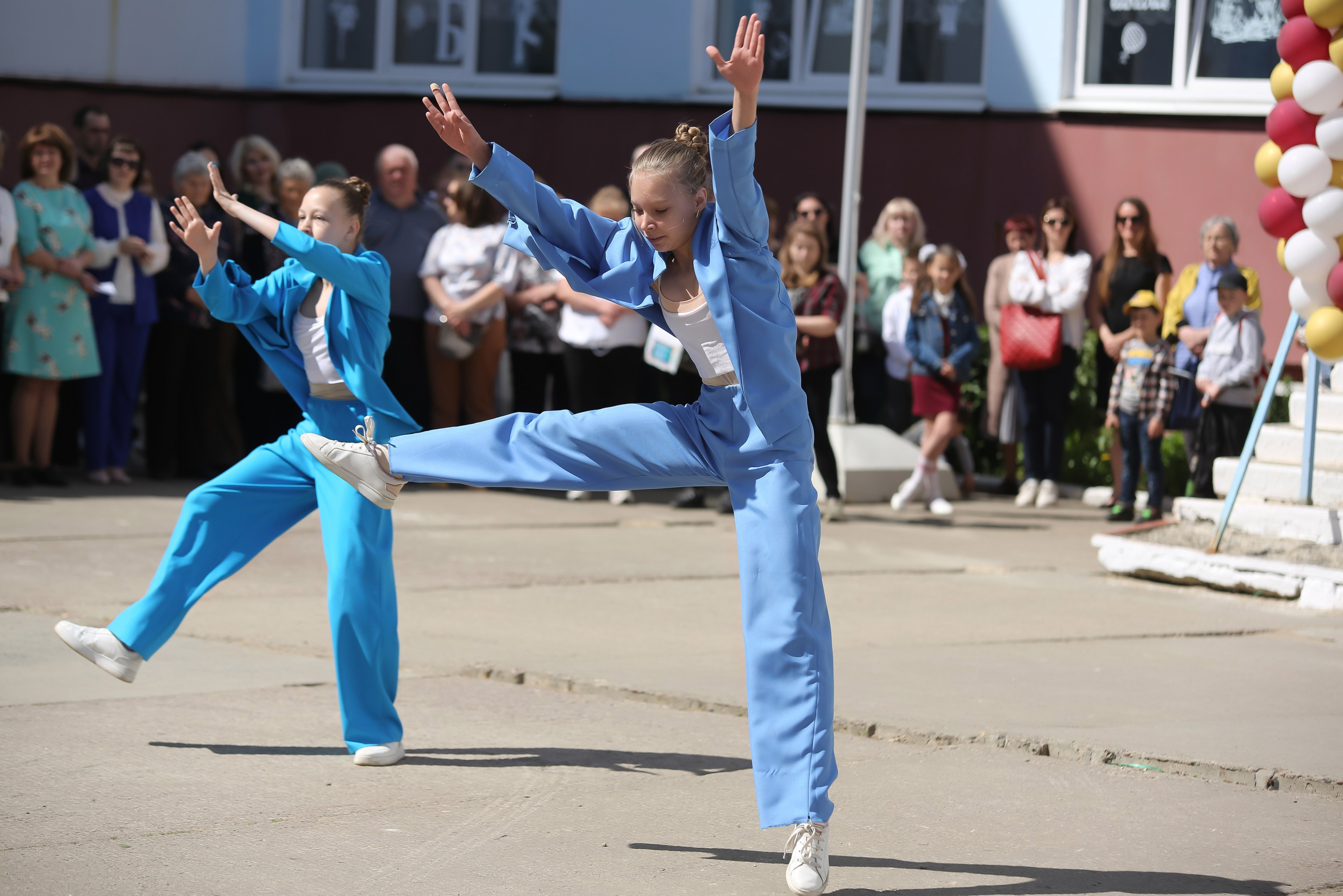 ЛИНЕЙКА «ПОСЛЕДНИЙ ЗВОНОК» 9 ШКОЛА 2024 г МЦЕНСК. ТВОЙ АЛЬБОМ / ТВОИ ПРАВИЛА