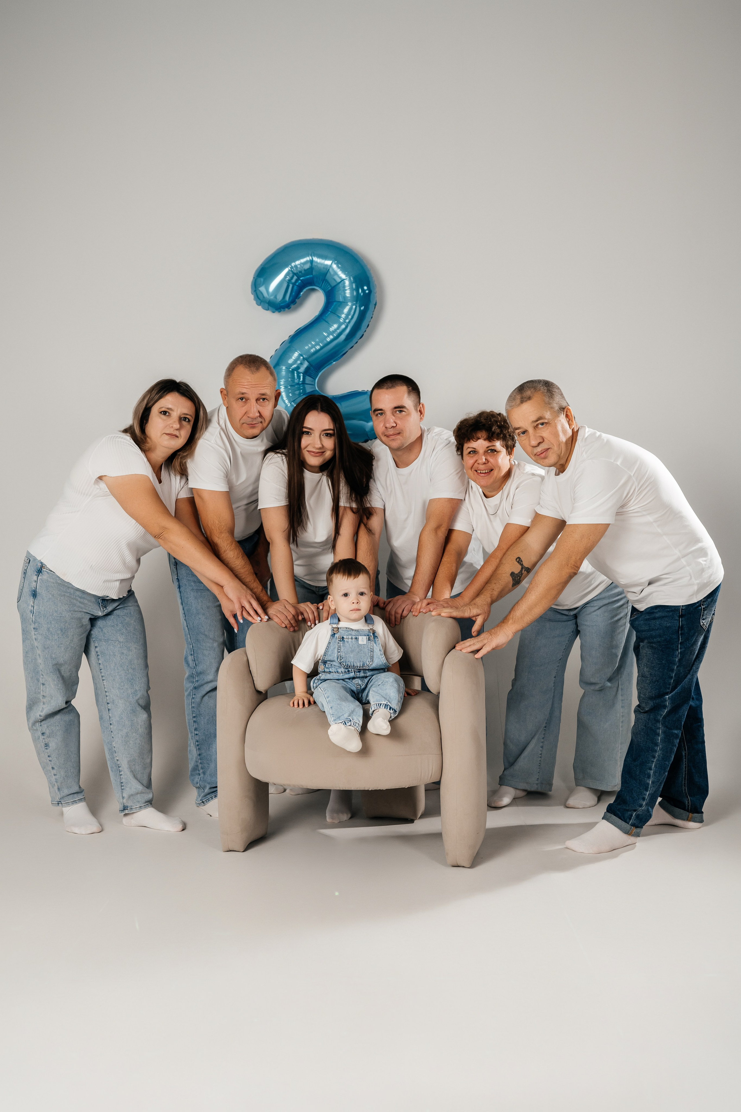 Семейная фотосессия в студии. Фотограф в Каменске-Шахтинском Ольга Сагал