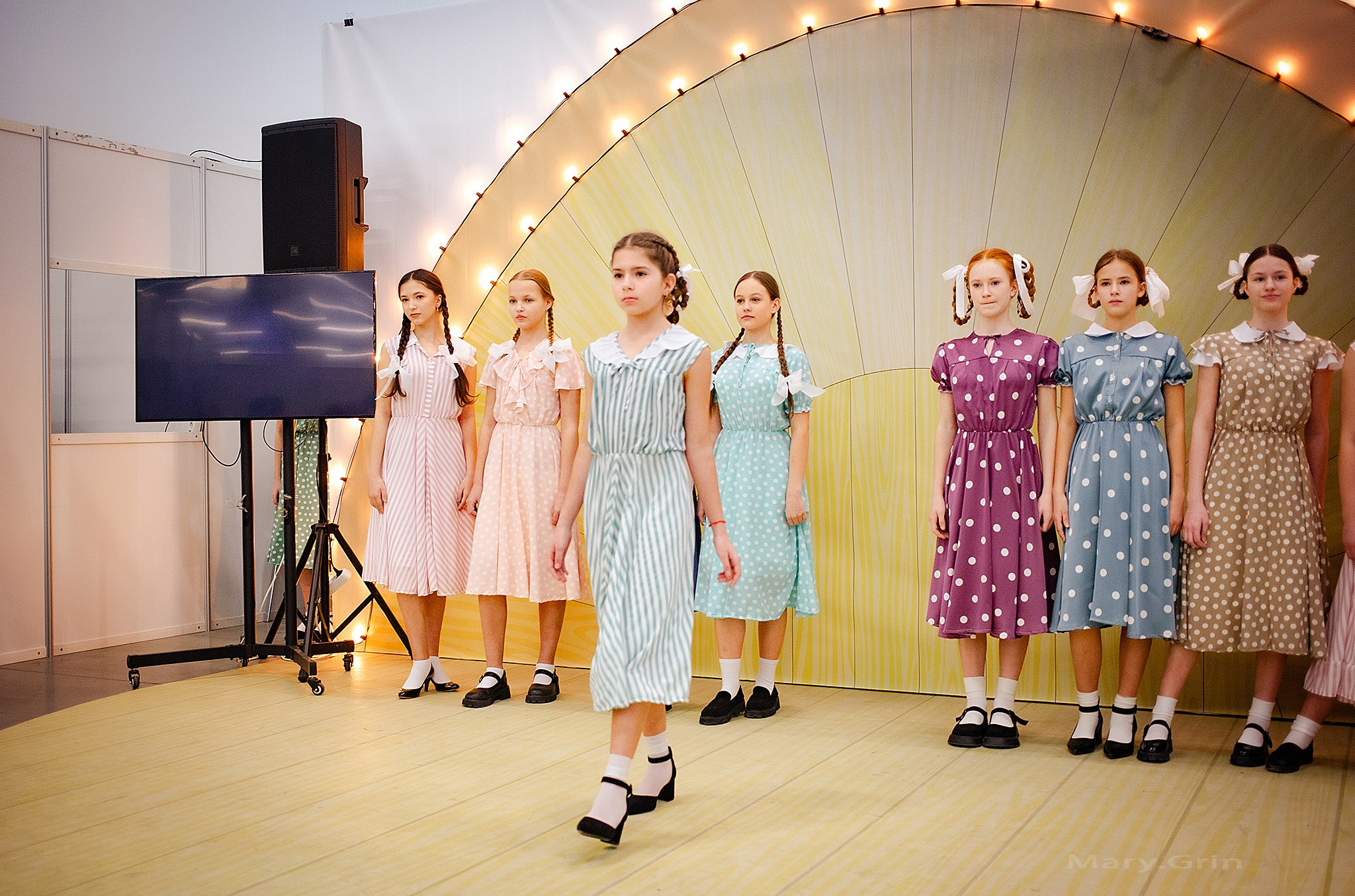 Показ моды 40х лет. Православная ярмарка 2025. Детский и семейный фотограф, фотограф мероприятий Нижний Новгород