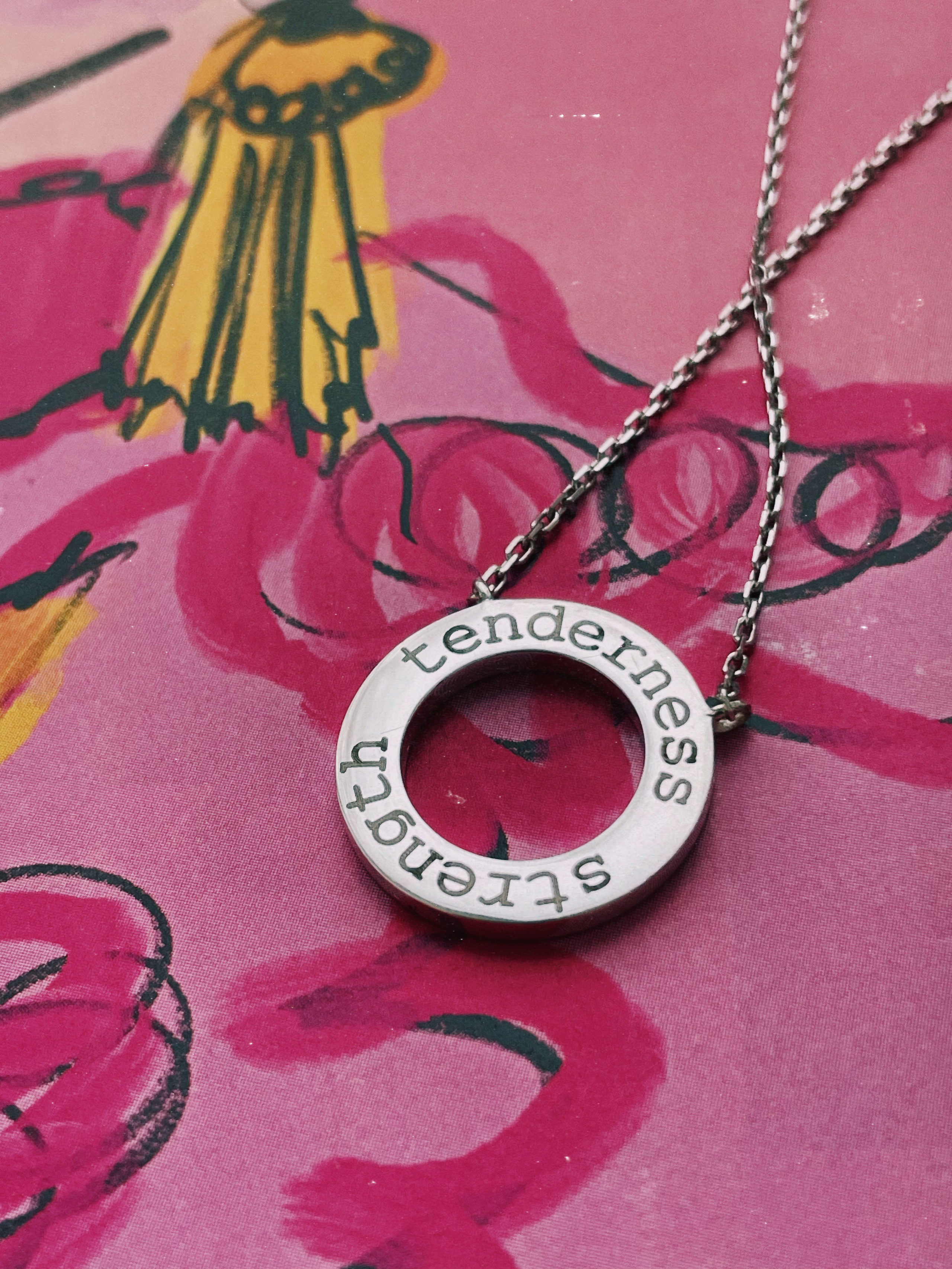 Подвеска из серебра с гравировкой