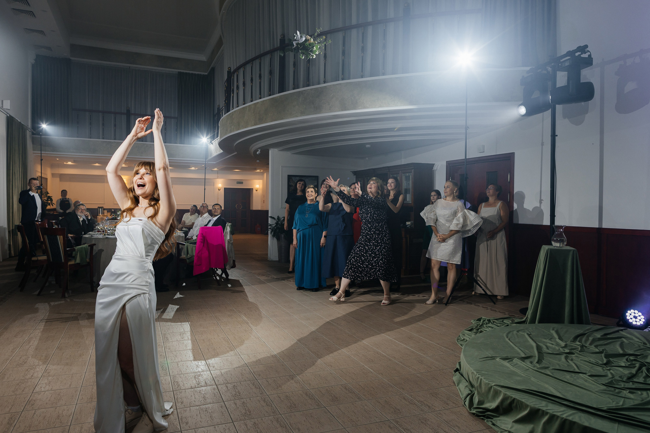 Романтическая выездная церемония. Олег Сверчков | Свадебный фотограф Вологда