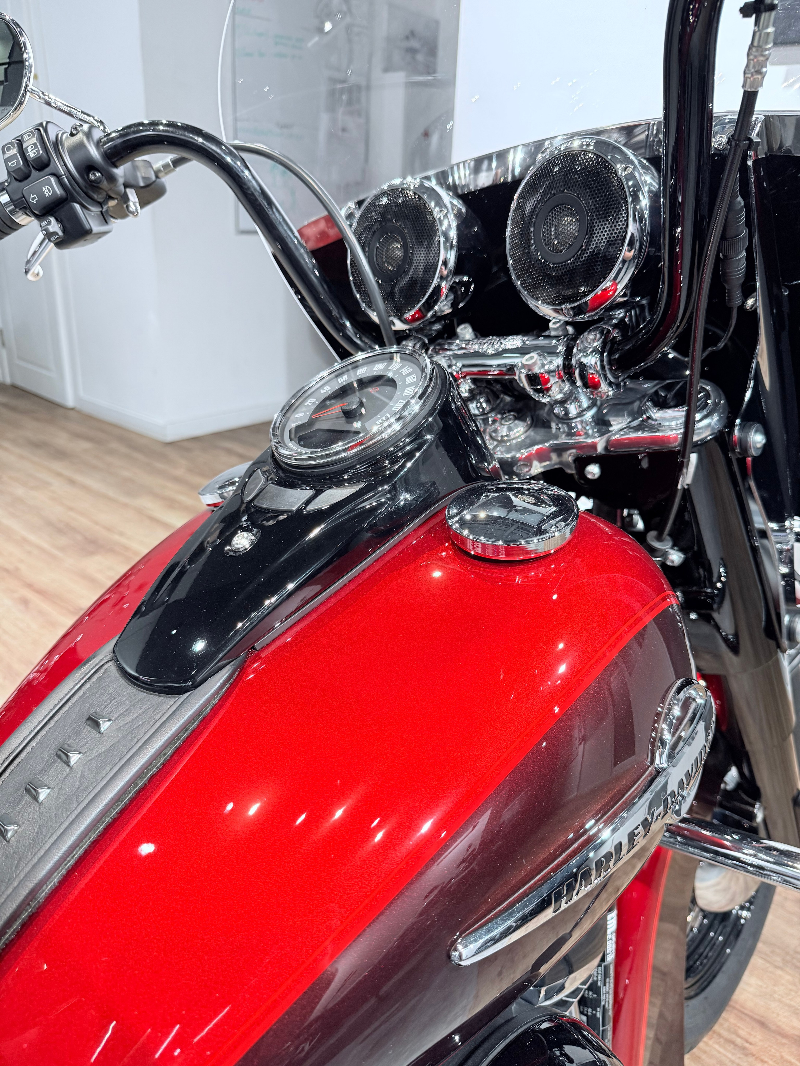 Мотоциклы Harley-Davidson 2018 Heritage Limited (Softail)  — купить мотоцикл. Hello Davidson, Москва. Только хорошие мотоциклы…