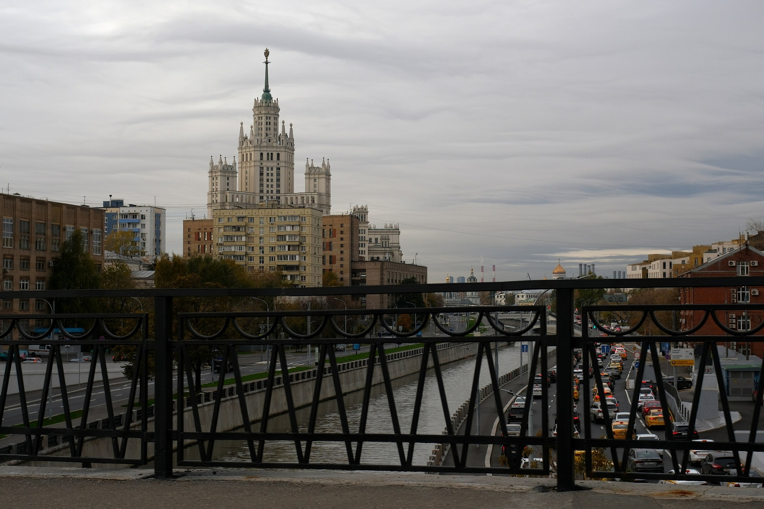 Улица, люди, жизнь…