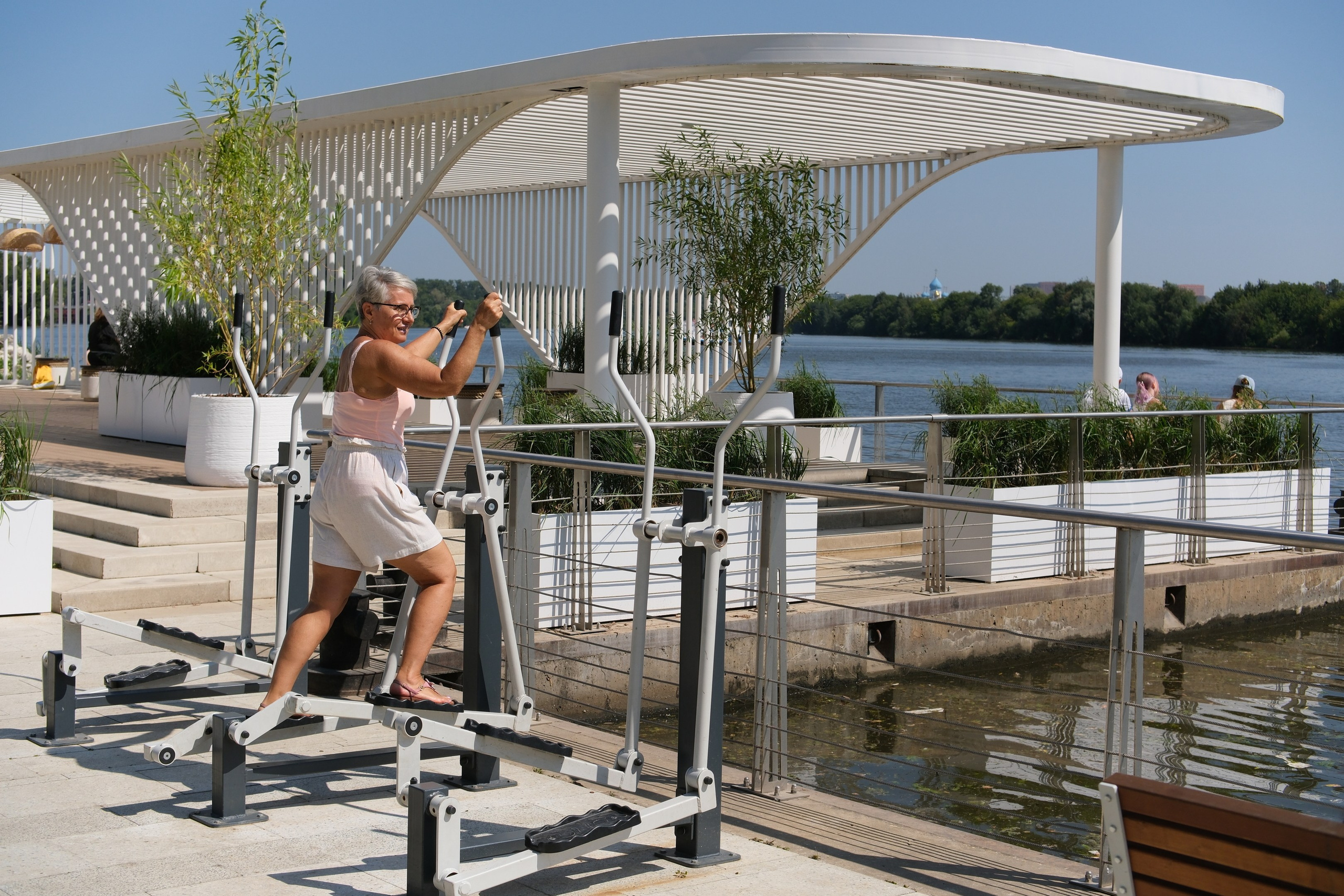 Улица, люди, жизнь…