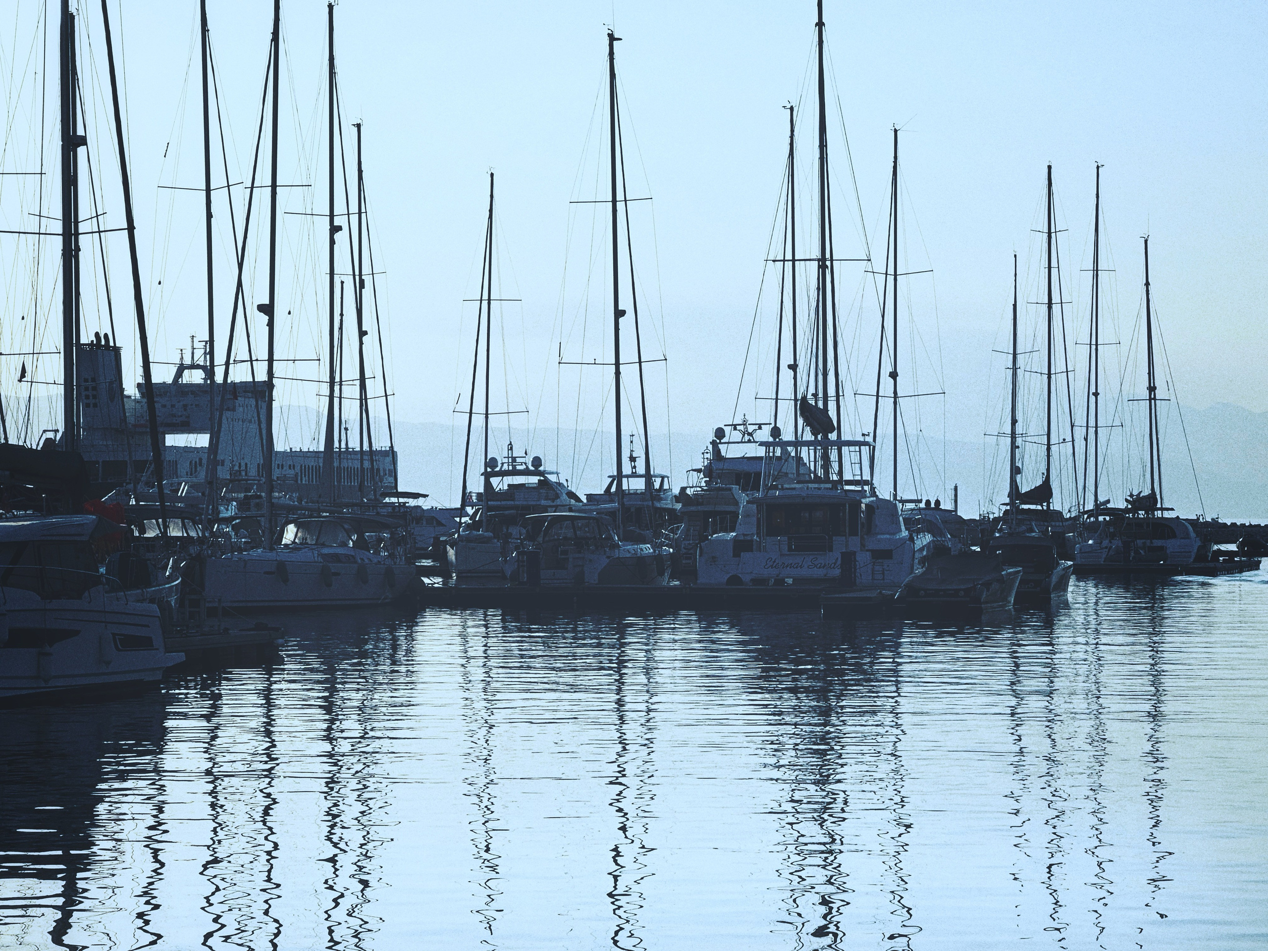 Снято на телефон. Фотография, ретушь, сканирование, восстановление старых фото, интерьерная съёмка, студия. Данилов Александр, Москва