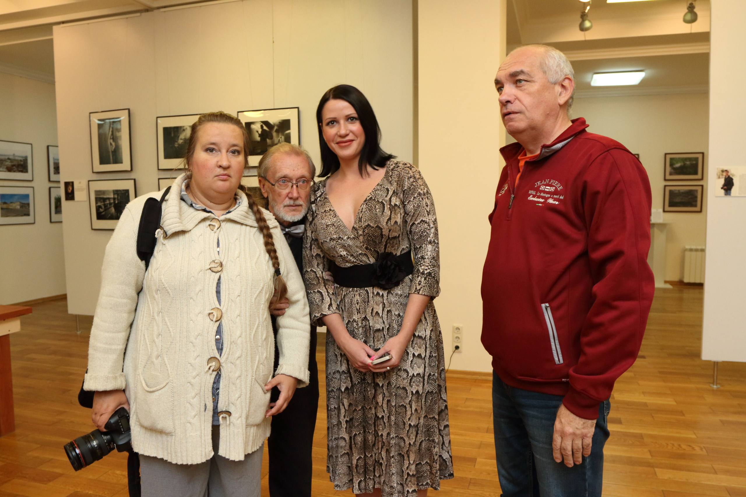 01.10.2015 Фотовыставка «24 вселенные». Фотообъединение Самарского областного отделения Союза журналистов России