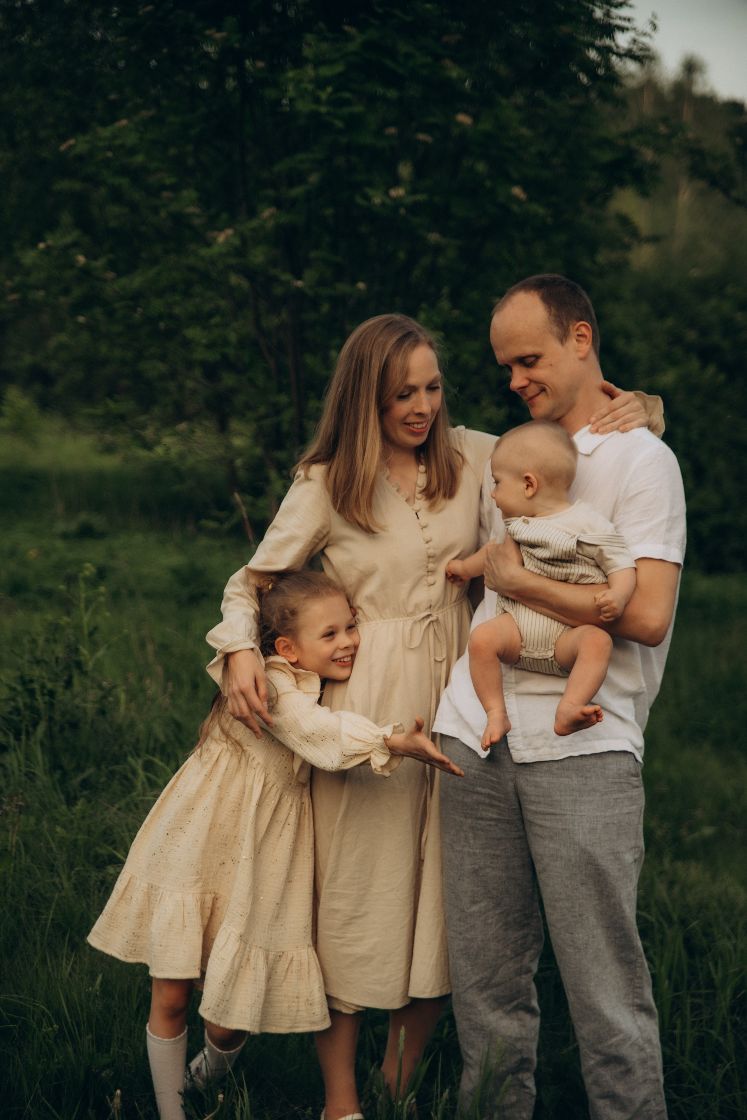 Теплым майским вечером. Гаврилова Настя семейный фотограф lifestyle в Москве