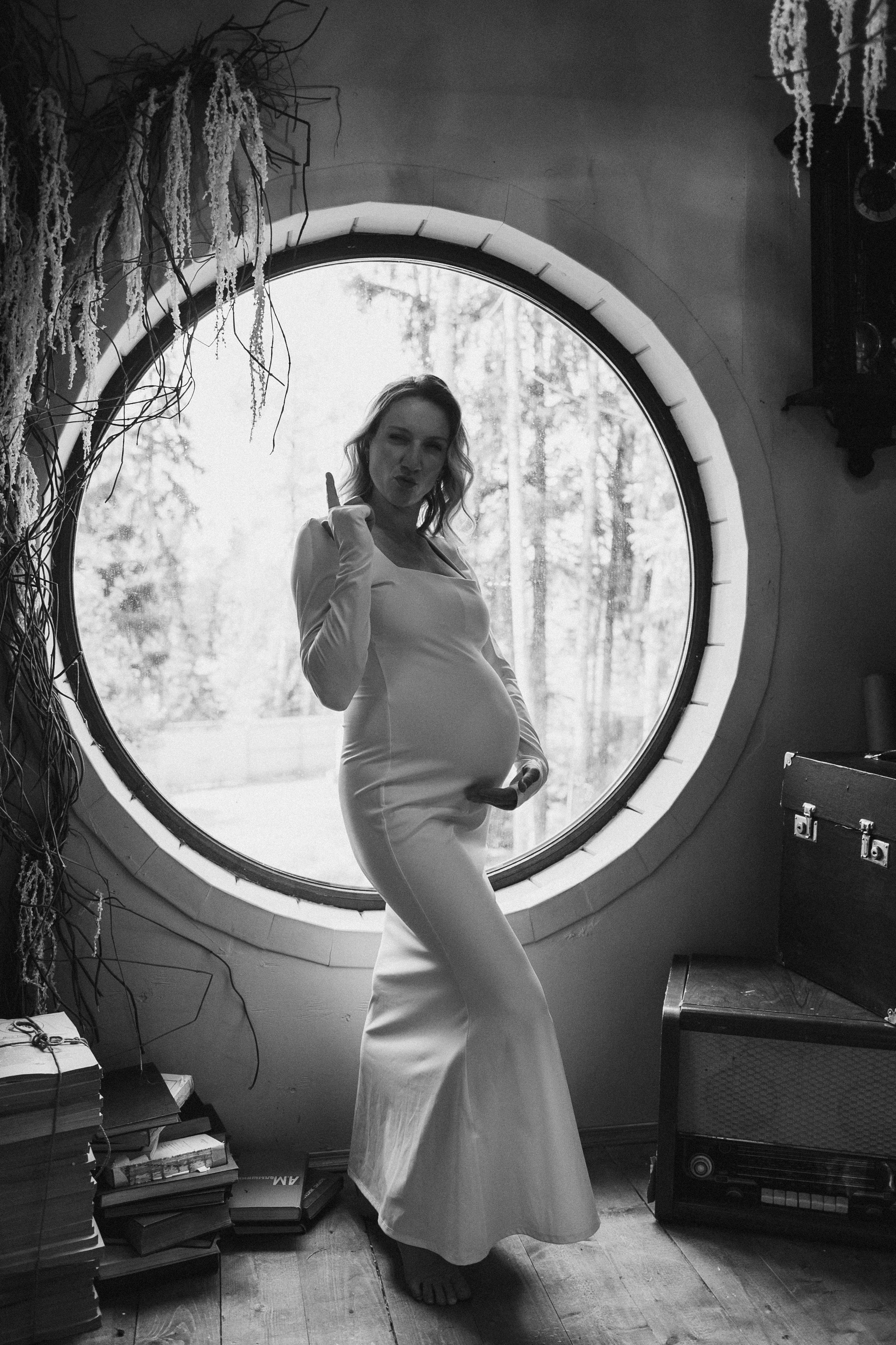 На заброшенном чердаке. Гаврилова Настя семейный фотограф lifestyle в Москве