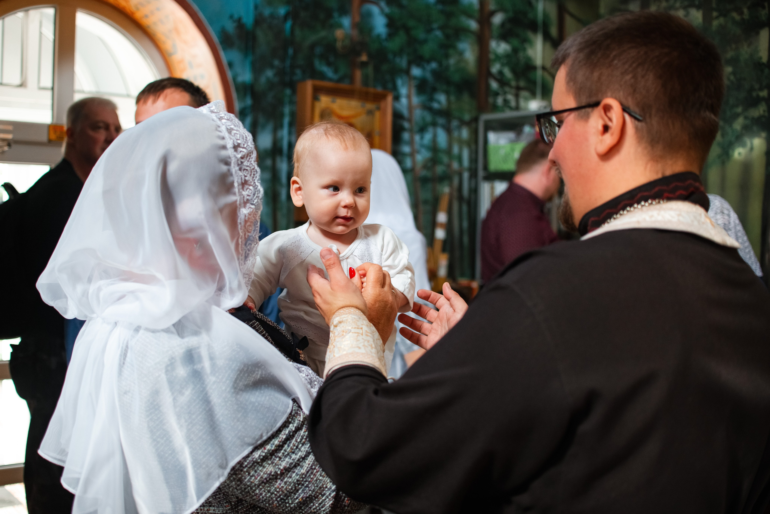 Крещение Михея в хр. Младенца Гавриила. Семейный фотограф на выписку из роддома и крещение Минск Настя Гришук