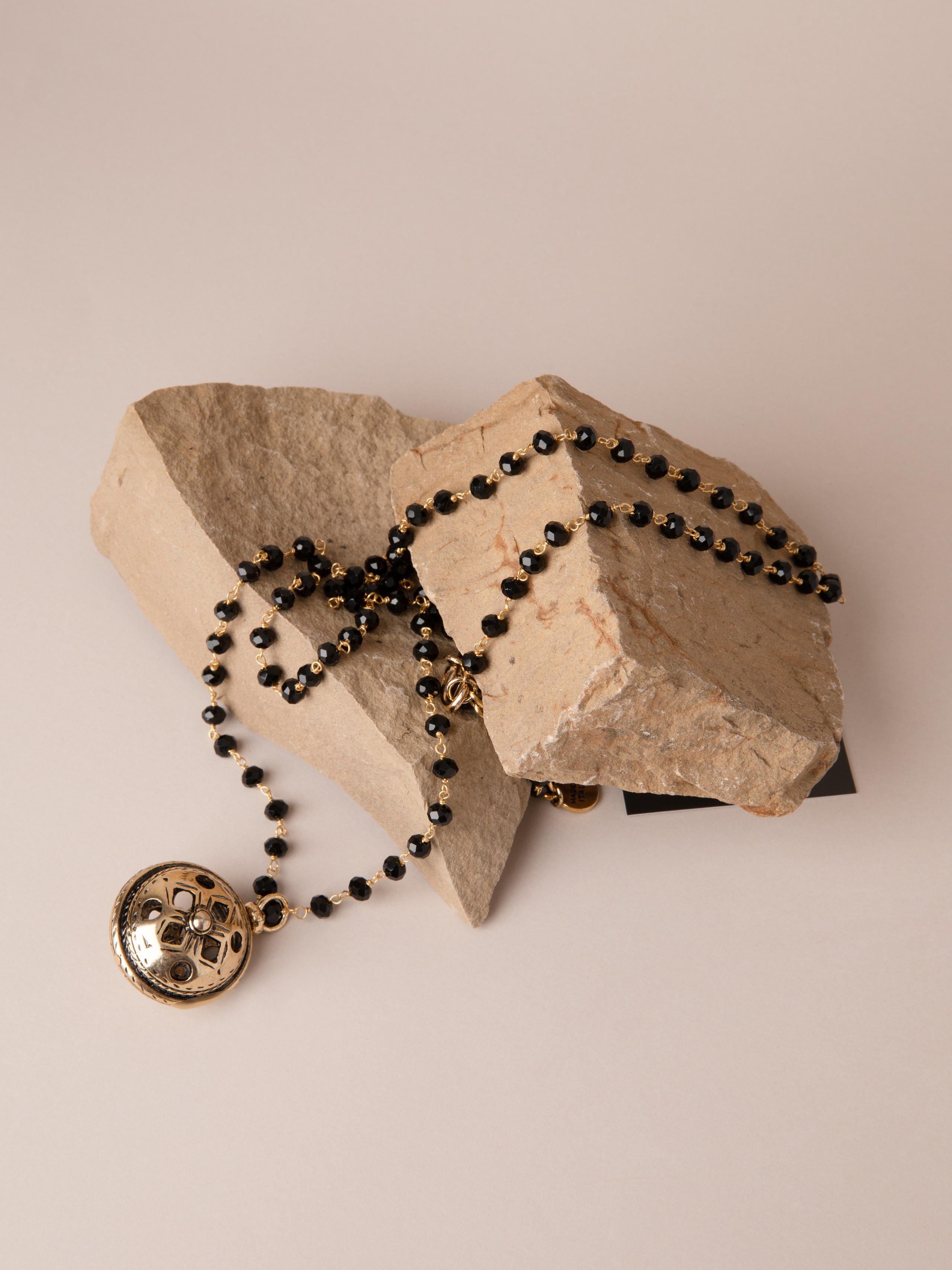 Украшения. Фотостудия предметной и модельной съёмки для маркетплейсов