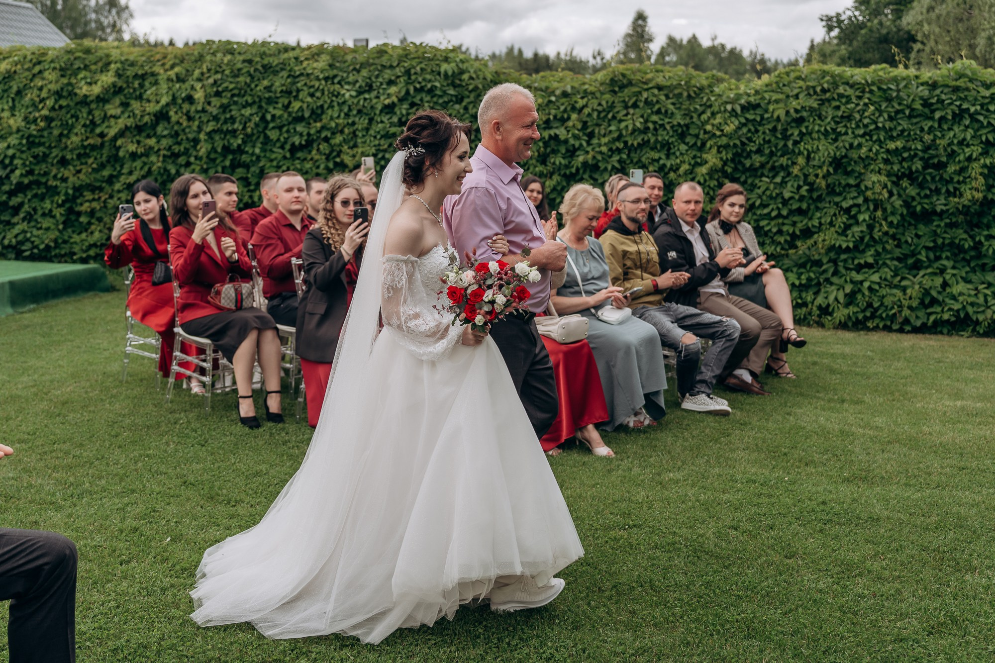 Свадебная фотосессия летом с выездной регистрацией. Свадебный и репортажный фотограф в Ярославле Евгений Сальников