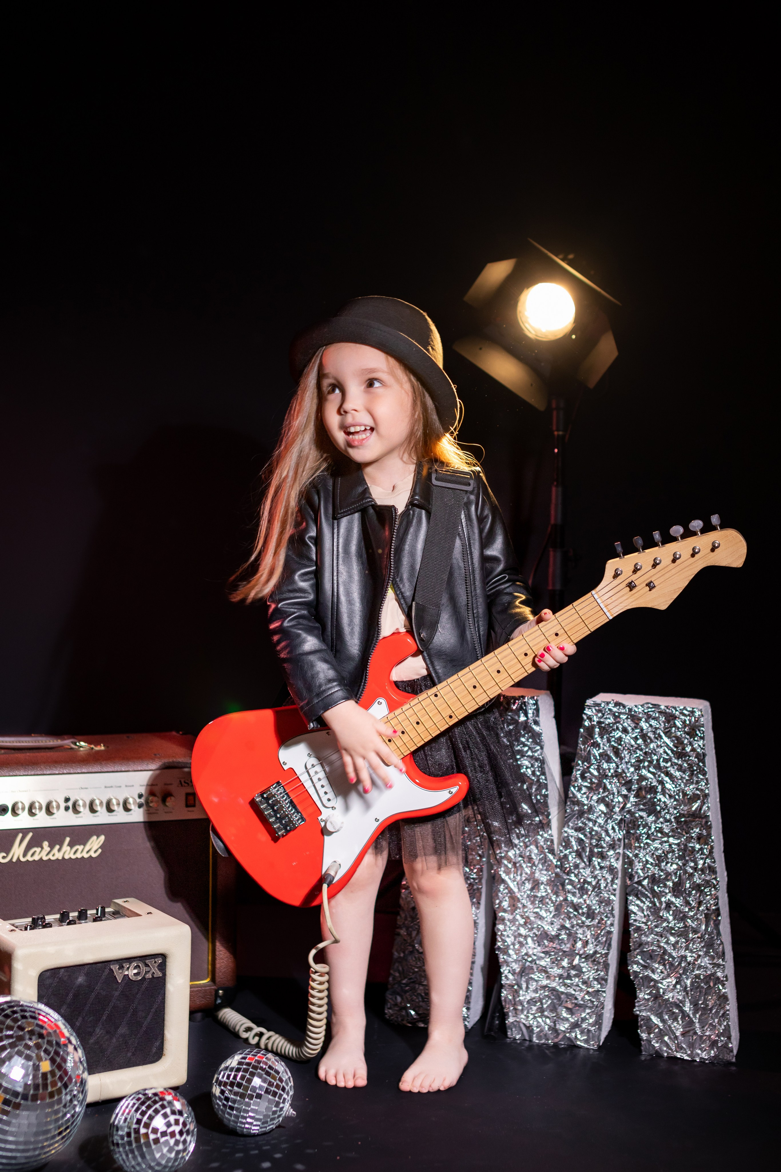 Фотопроект «Музыкальная лаборатория». Надежда Рыжова, портретная и контент-съемка в Челябинске