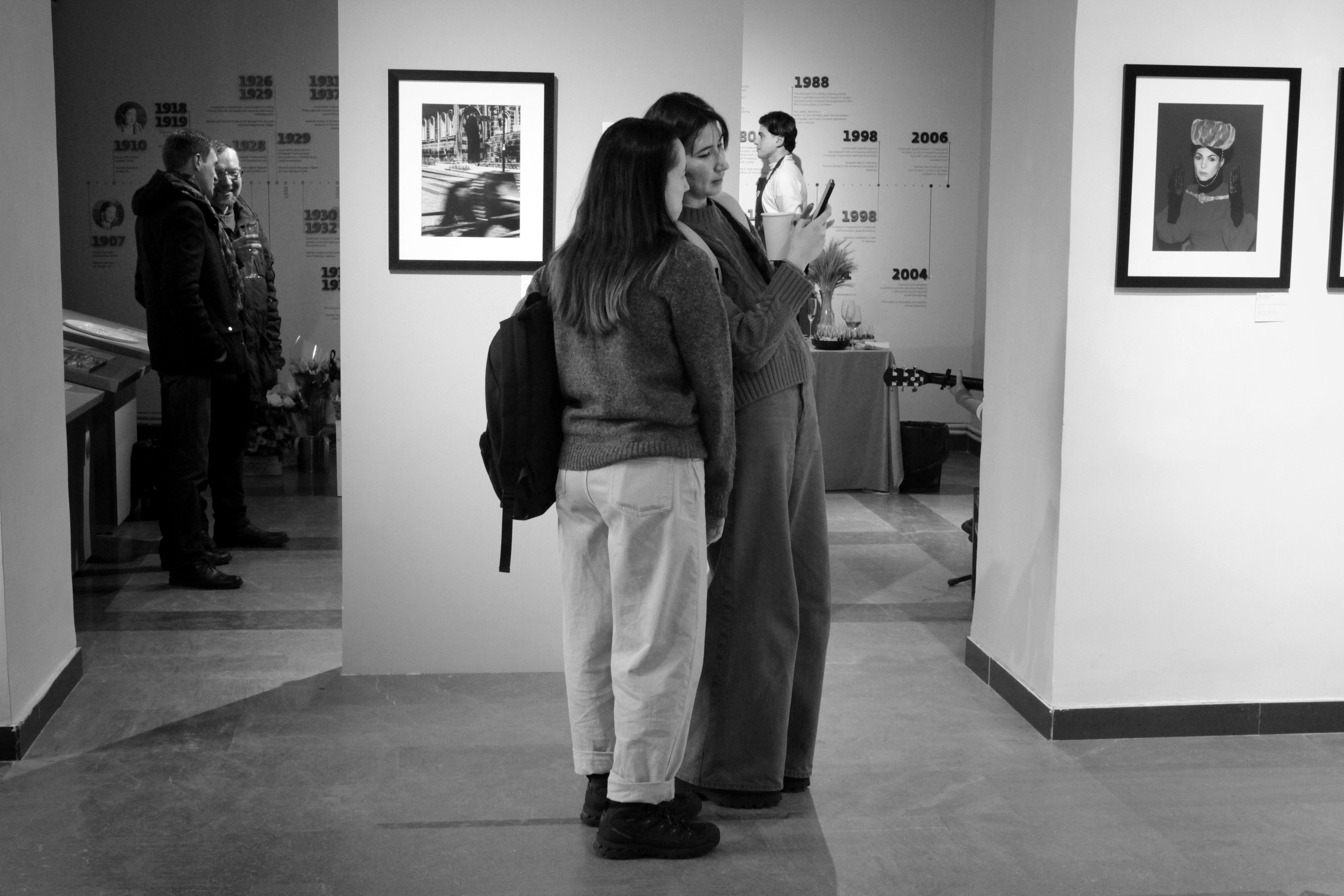 Выставка в г. Гюмри, Армения. Фоторепортаж  Д. Несмелова. Арт-фотограф Ксения Якутович