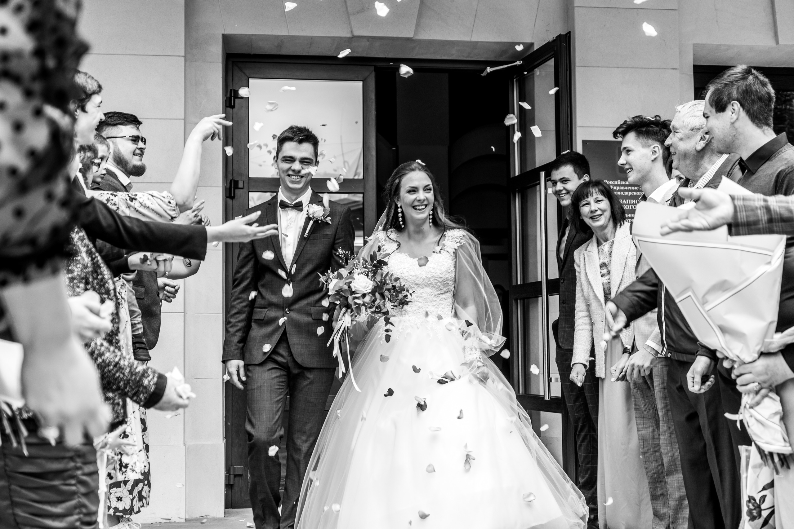 Свадебный день Тимура и Валерии в центре Сочи. Фотограф в Сочи Тиунова Маргарита и Тиунов Евгений