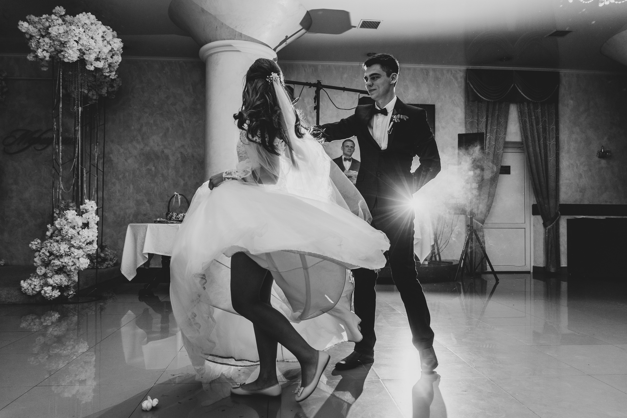 Свадебный день Тимура и Валерии в центре Сочи. Фотограф в Сочи Тиунова Маргарита и Тиунов Евгений