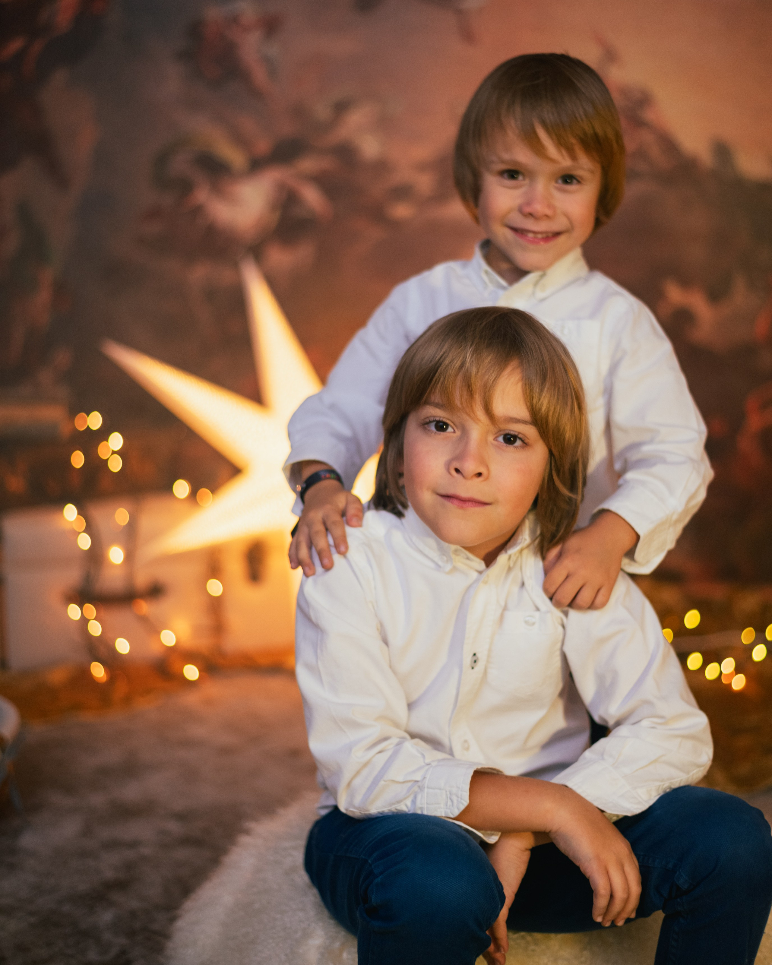 CHRISTMAS FOR VIKTOR AND ALEKSANDR. Anastasiia Antoniuk portrait, family and couple photographer, Portugal