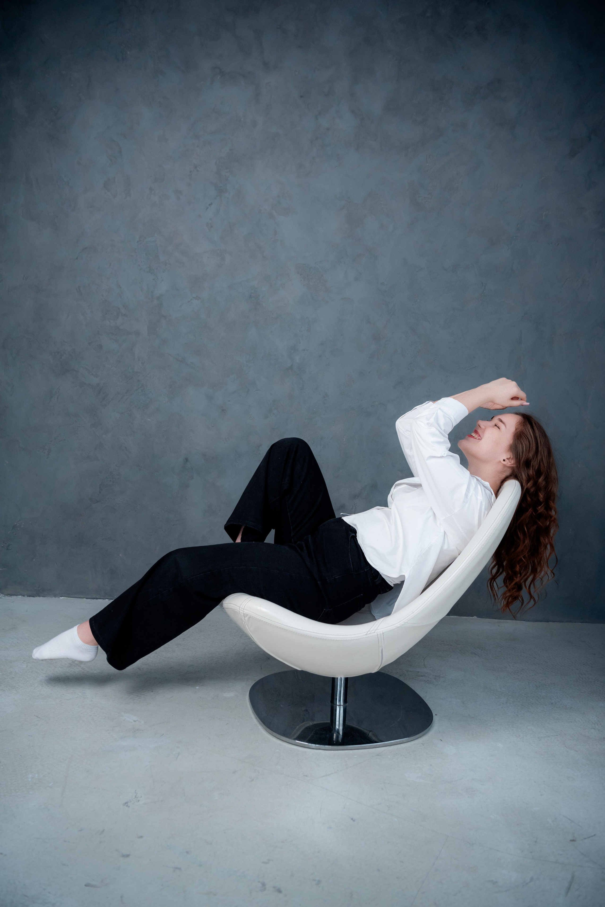 Семейная фотосессия в студии Волгоград для мамы и трёх дочек — Светлые образы в зале Apart. Фотограф в Волгограде и Волжском Александр Горбань