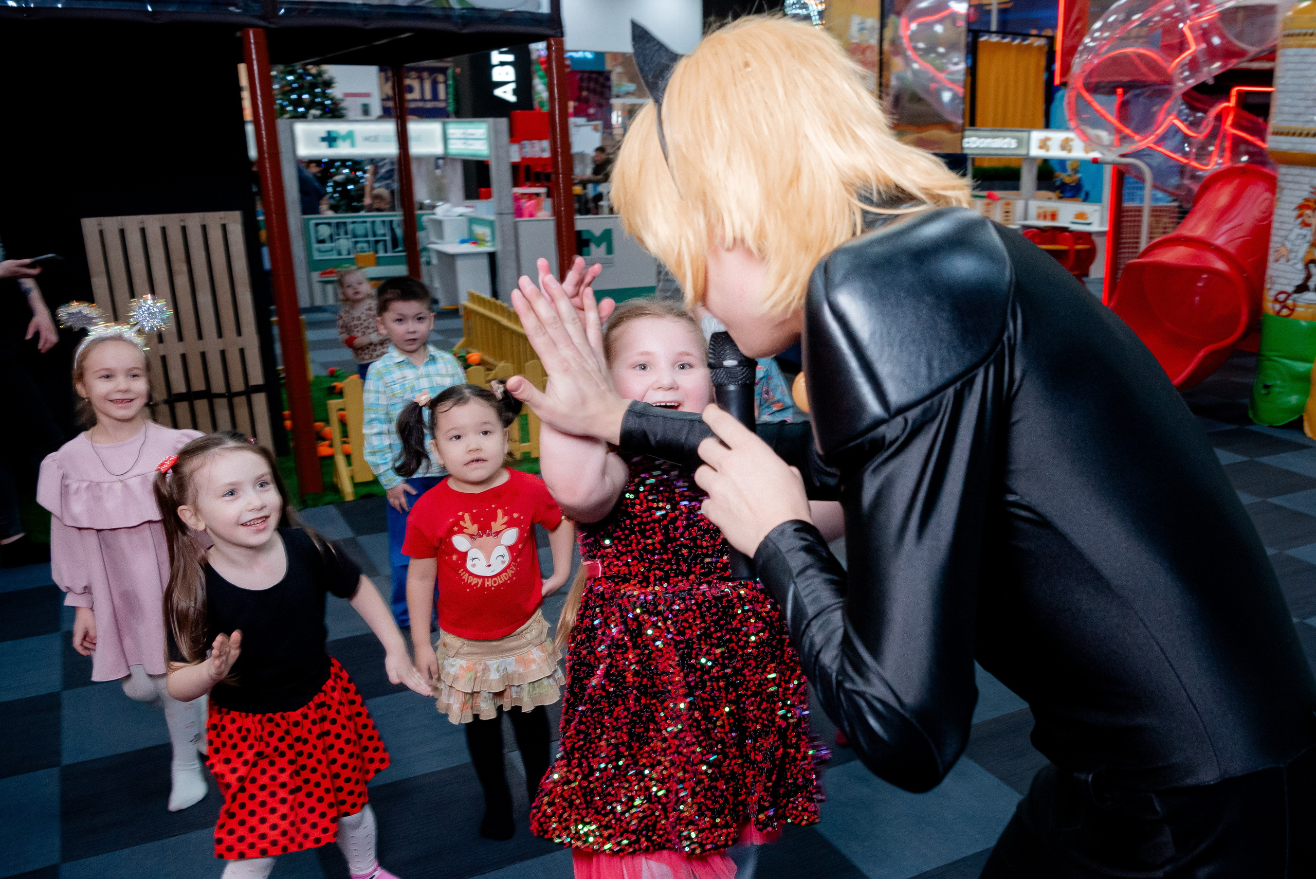 ДР в Локо Мотив Аниматоры Леди Баг. Фотограф в Волгограде и Волжском Александр Горбань