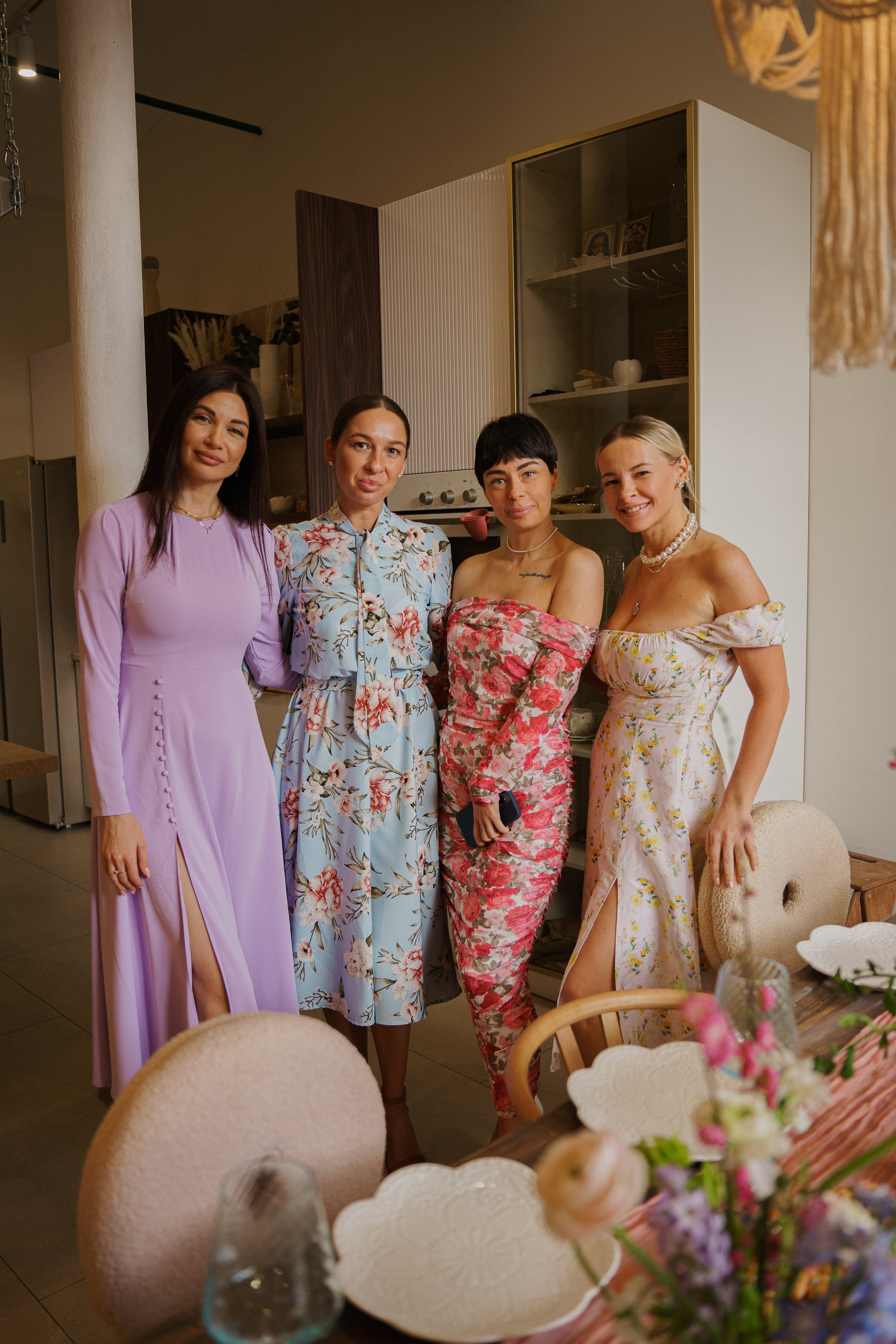 ВЕСЕННИЙ БРАНЧ. Женский портрет