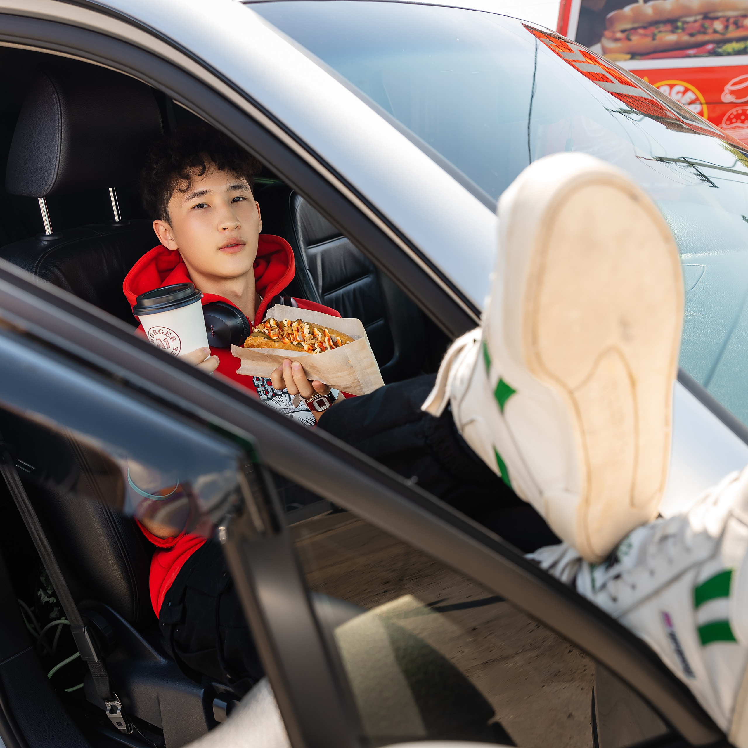 Bus № 1. Фотограф и видеограф в Улан-Удэ: Аюна Габагуева и Артём Шаханов