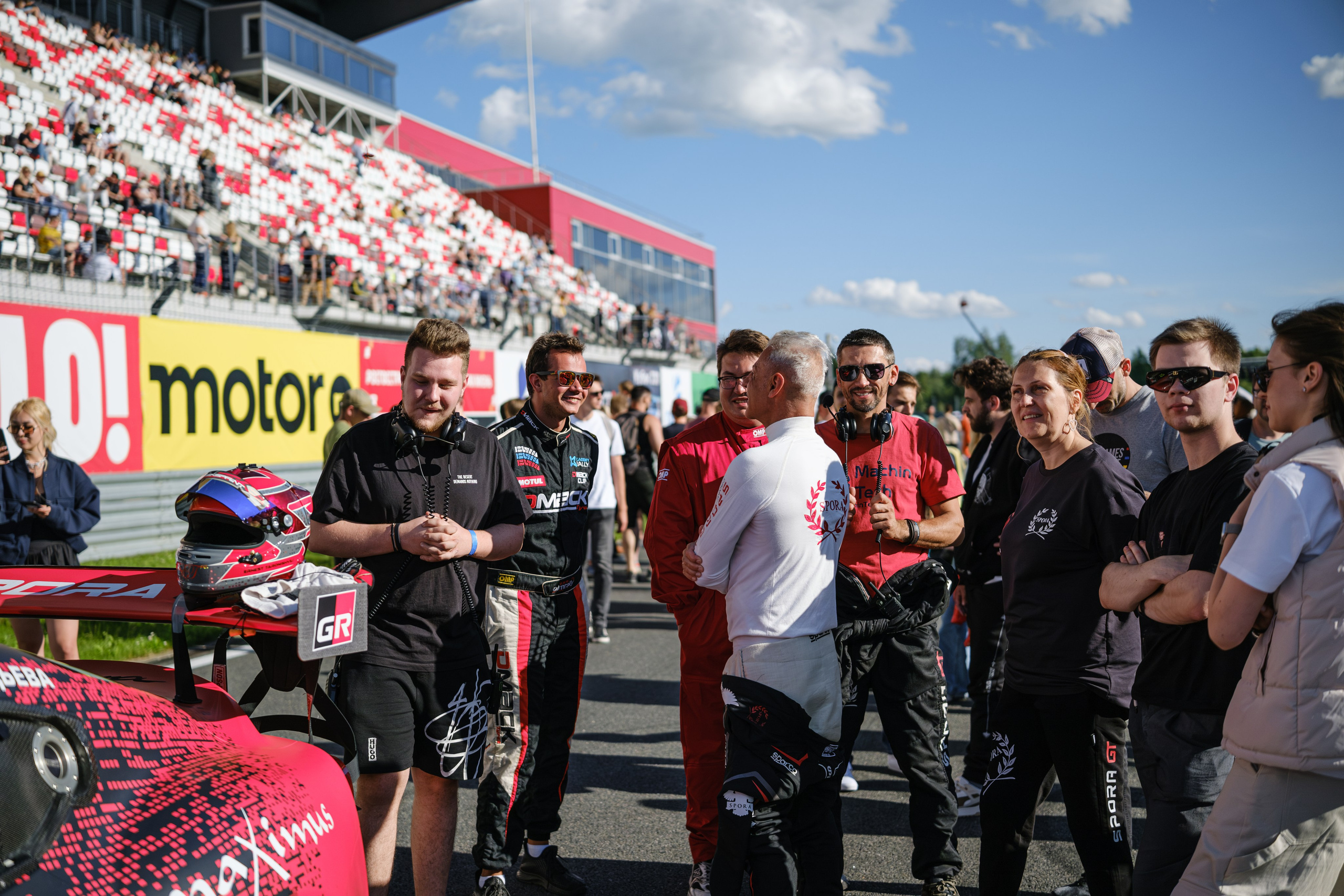 Российская серия гонок на выносливость. Авто и мотоспорт — фотограф Антон Медведев iCoguar